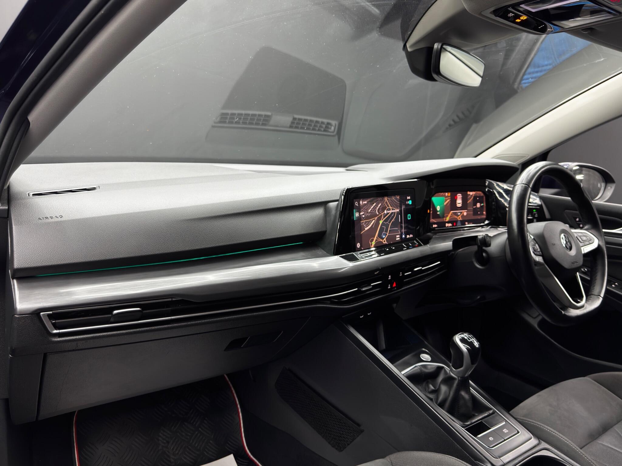 Volkswagen Golf - Image 11