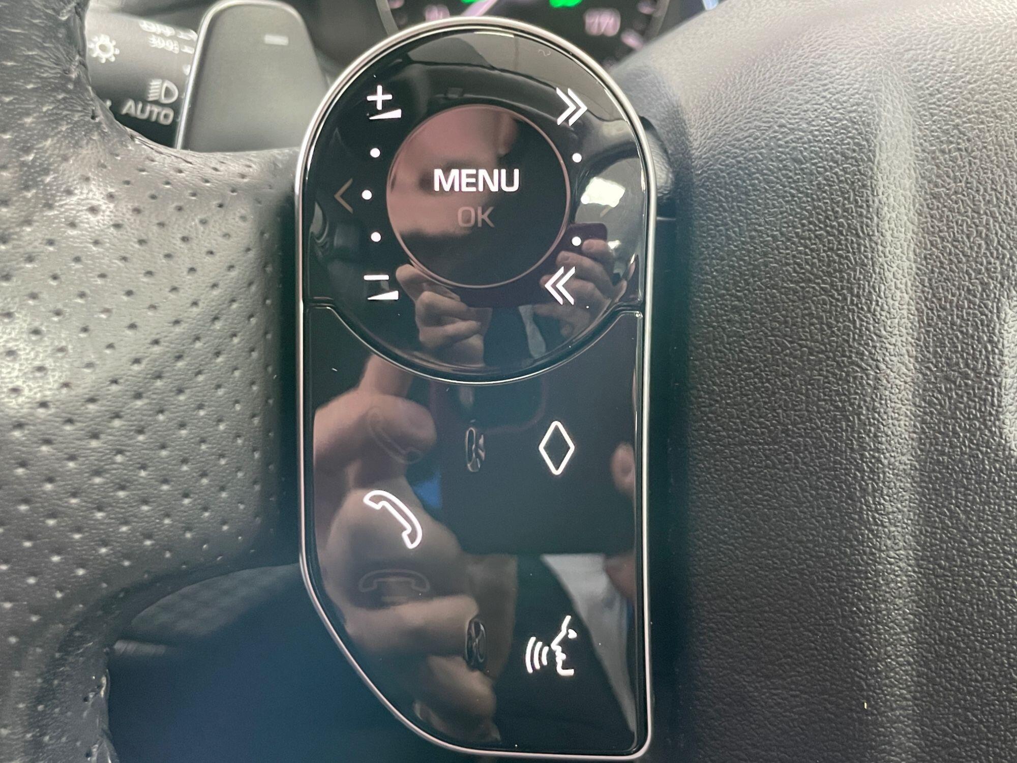 Land Rover Range Rover Velar - Image 39