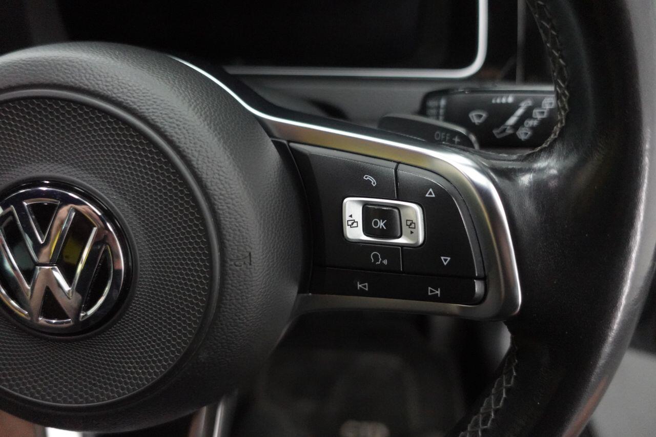 Volkswagen Golf - Image 20