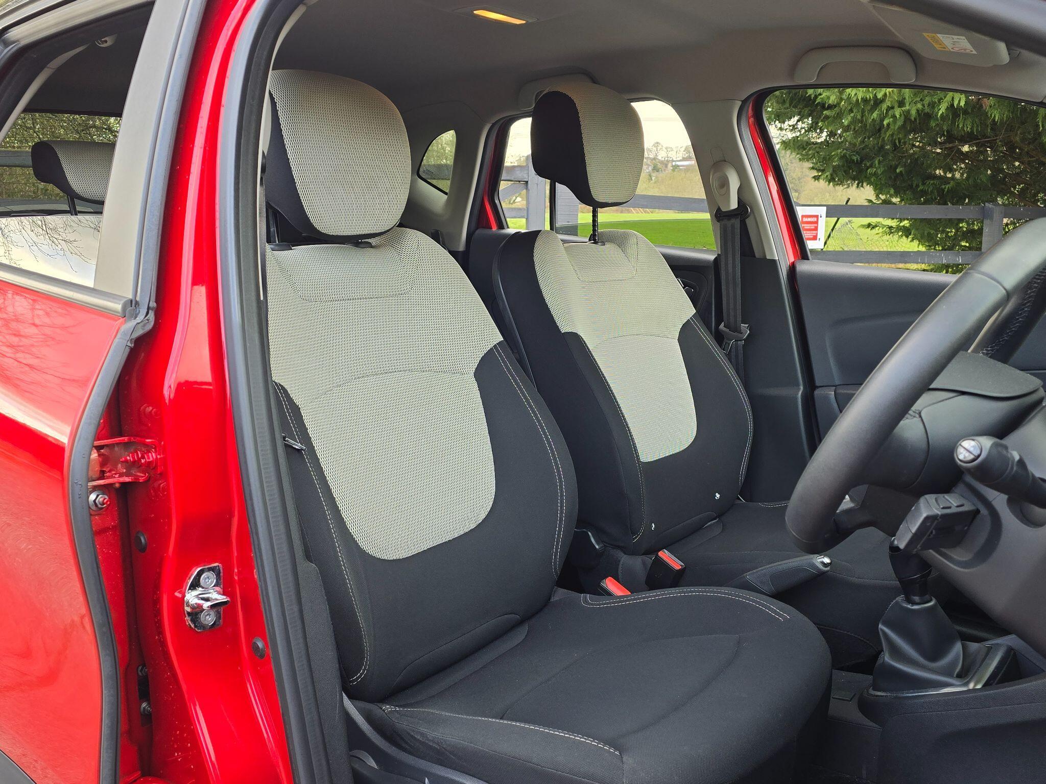 Renault Captur - Image 17