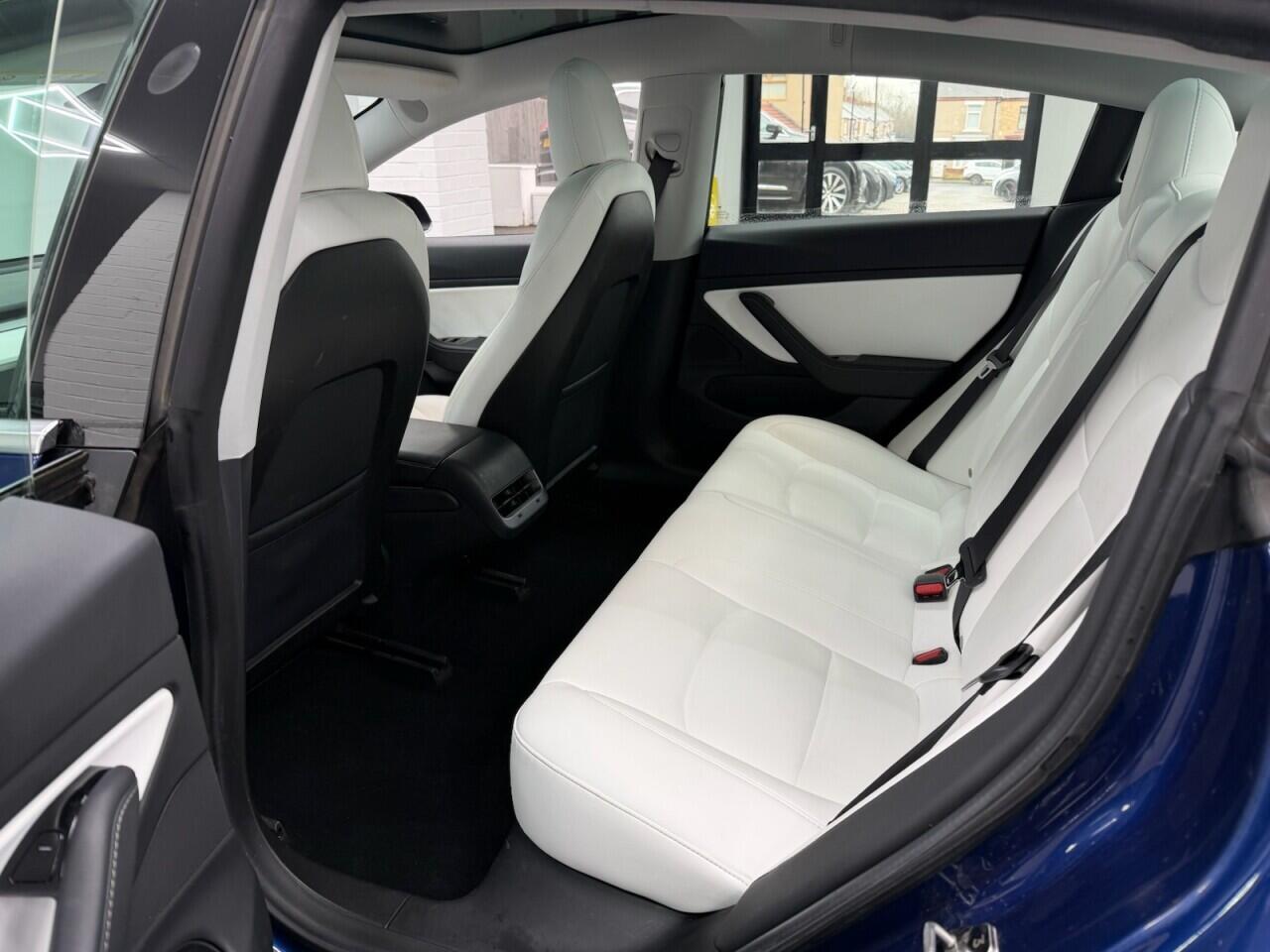 Tesla Model 3 - Image 18