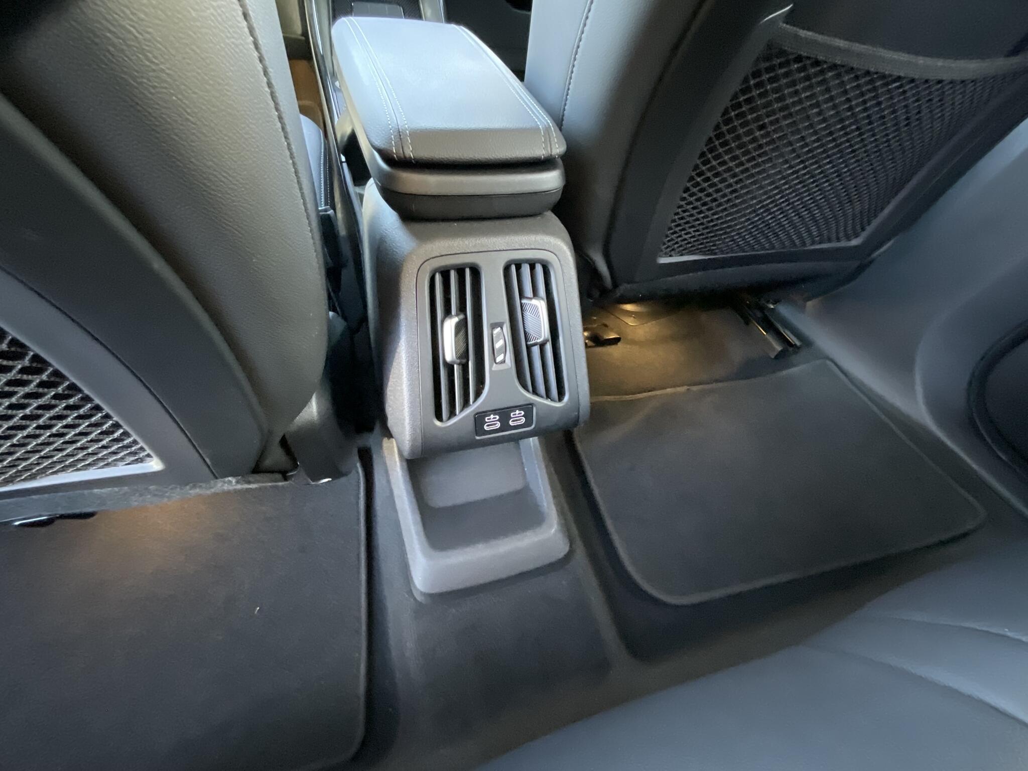 BMW iX1 - Image 19
