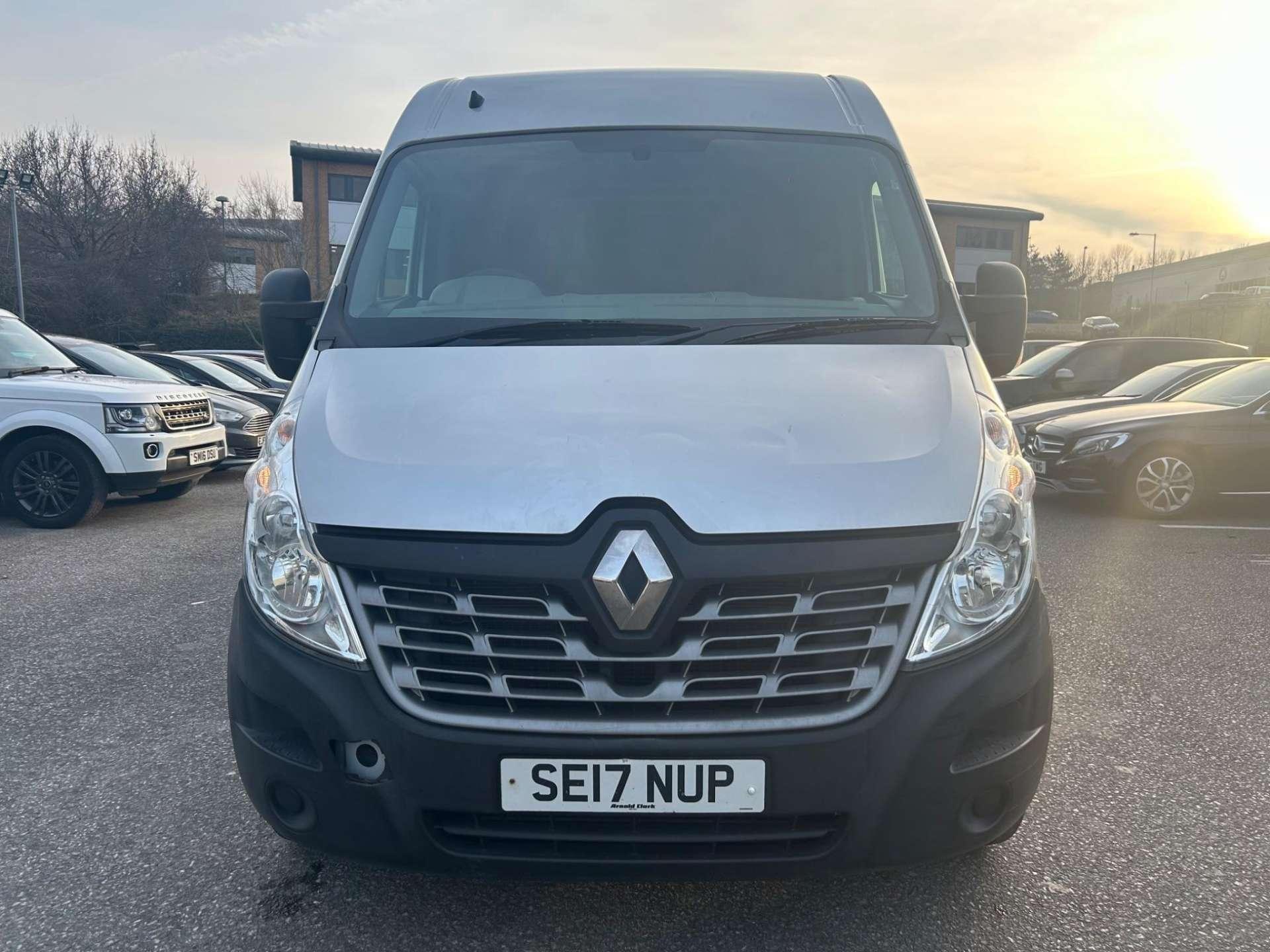 Renault Master - Image 2