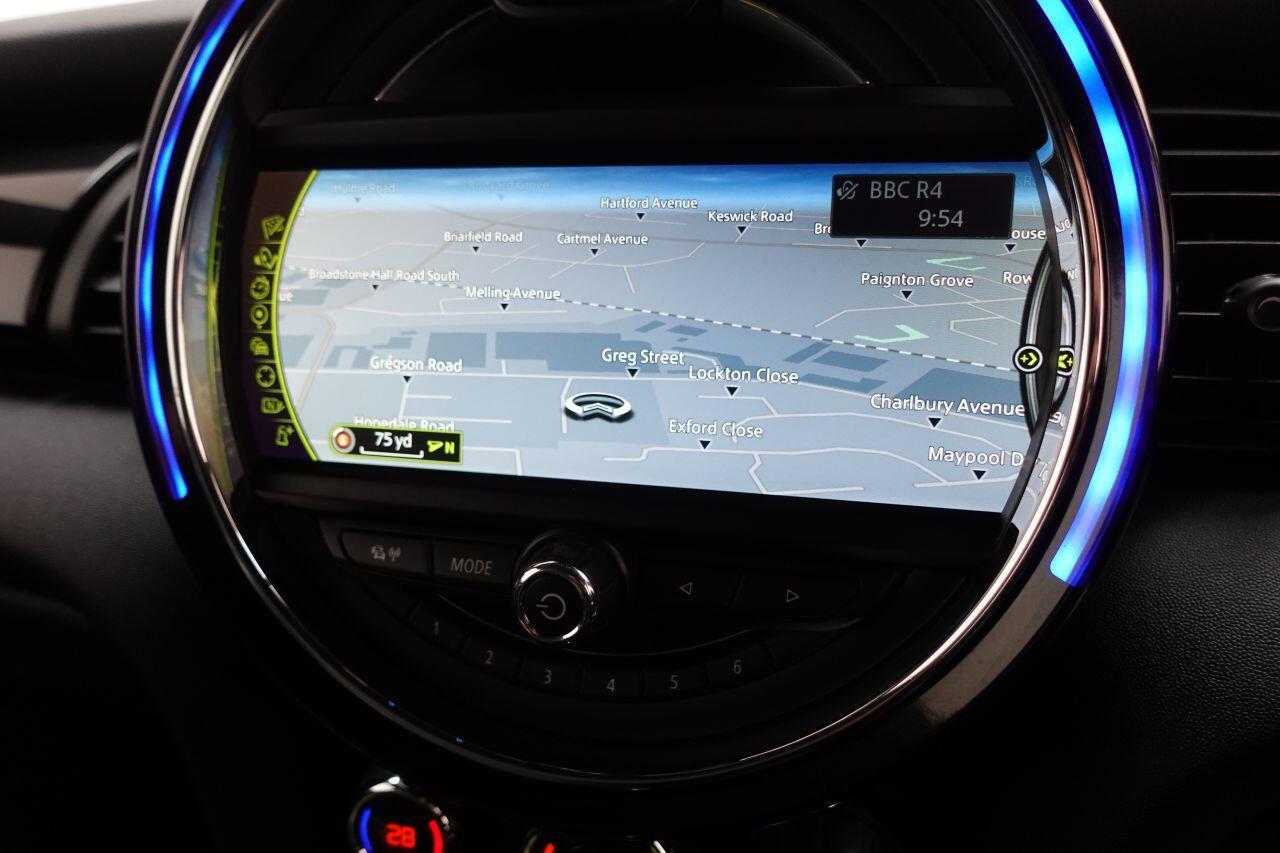 MINI Hatch - Image 2