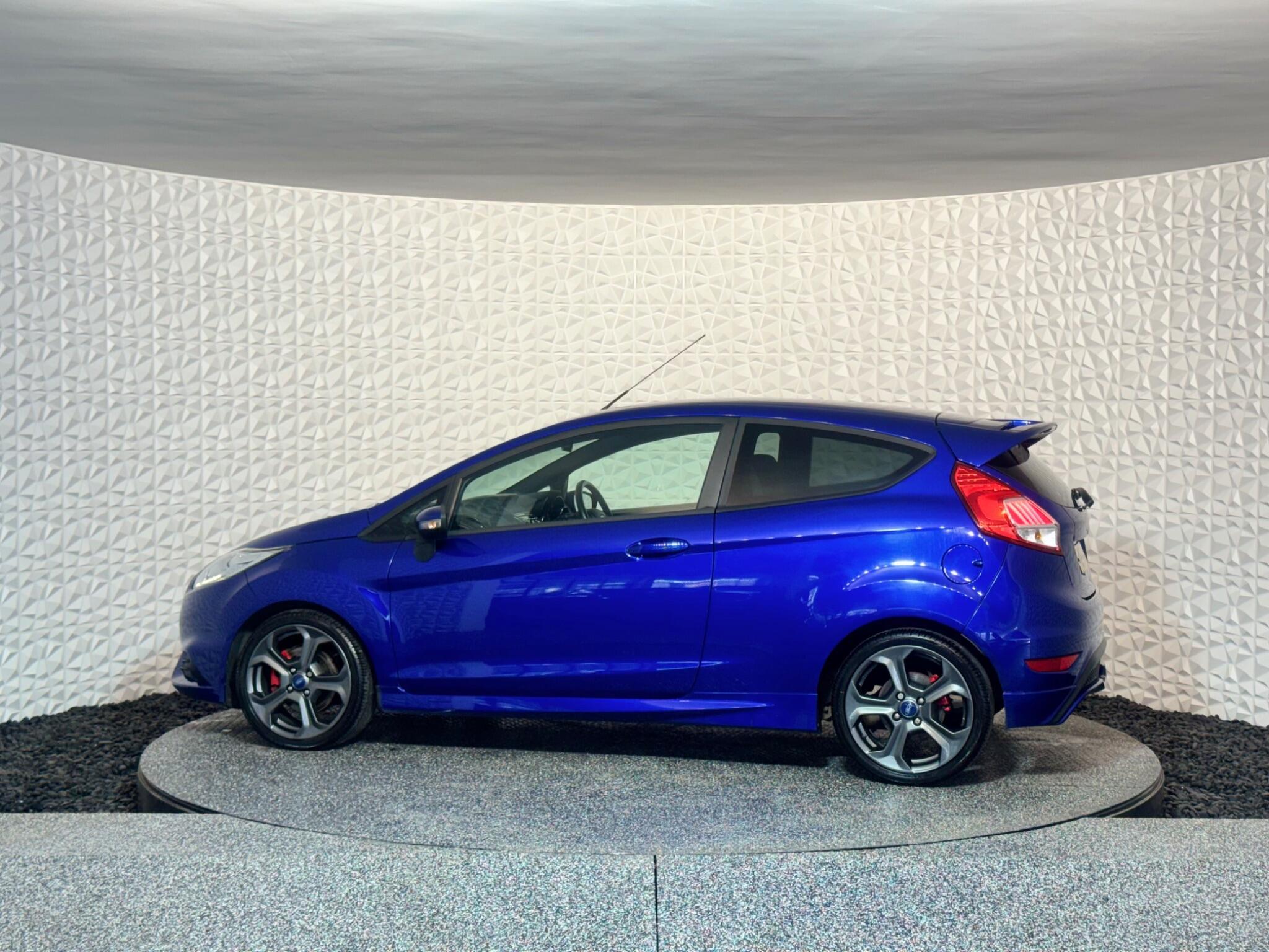 Ford Fiesta - Image 16