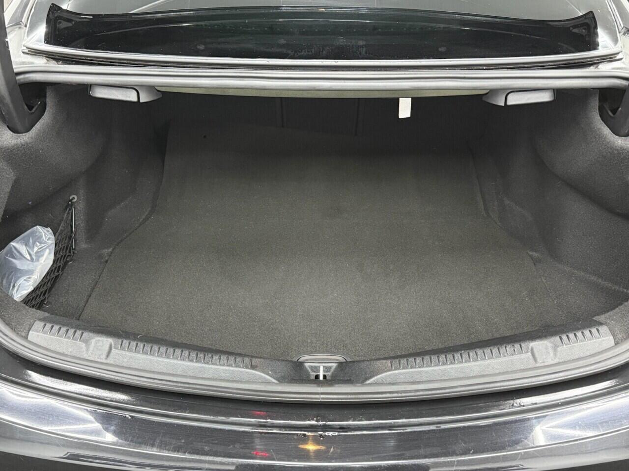 Mercedes E-Class - Image 35