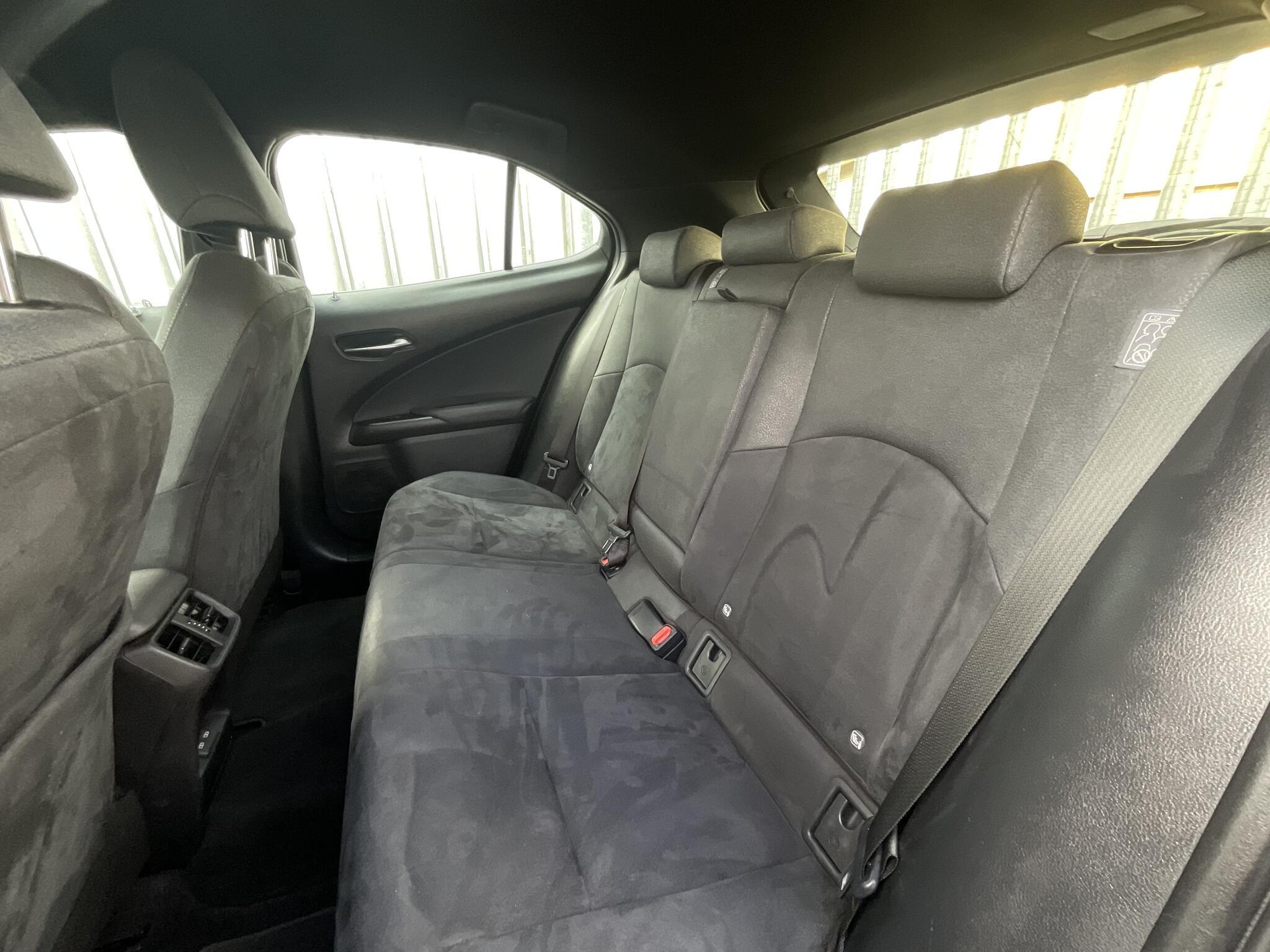 Lexus UX - Image 14