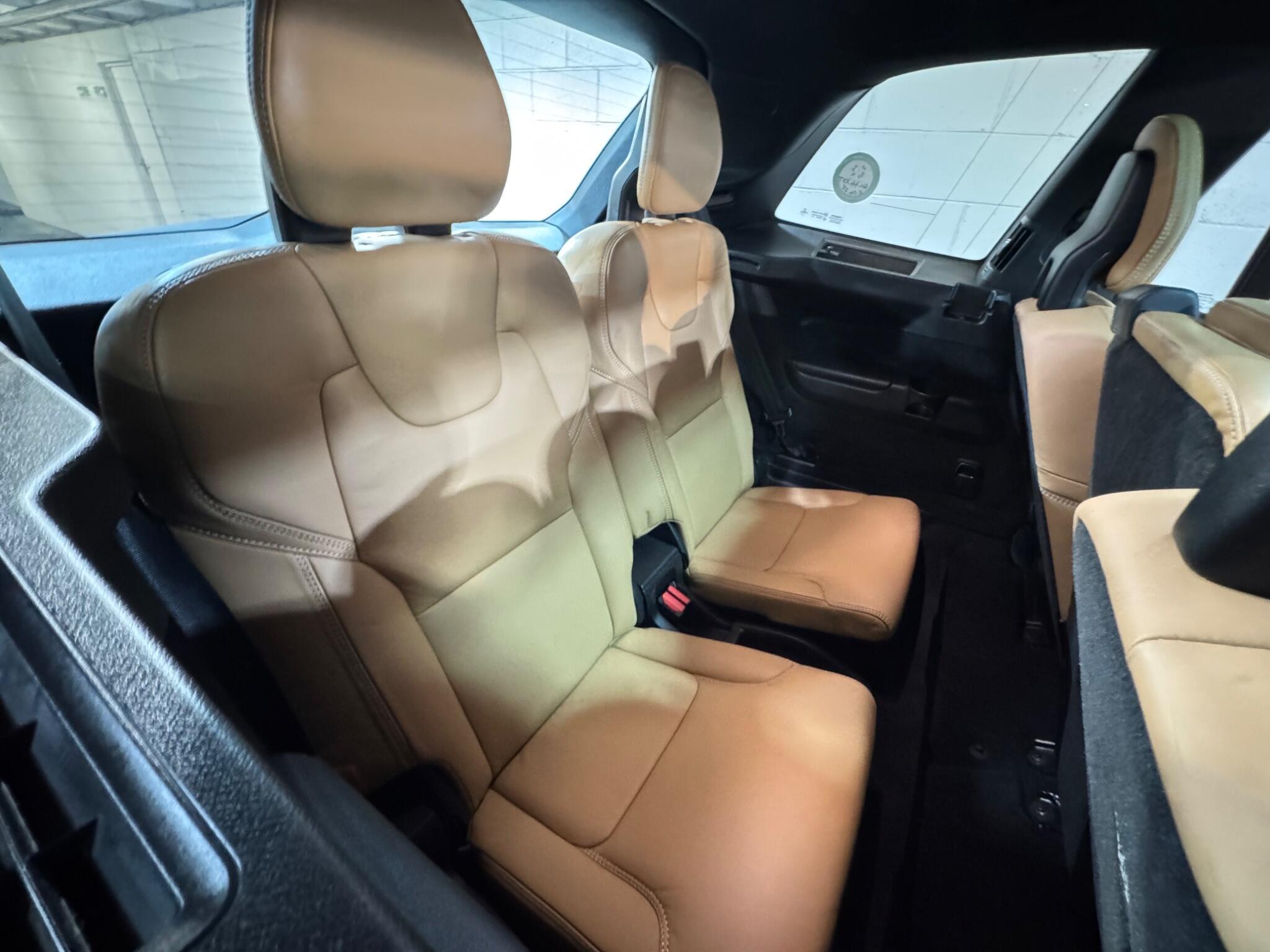 Volvo XC90 - Image 13