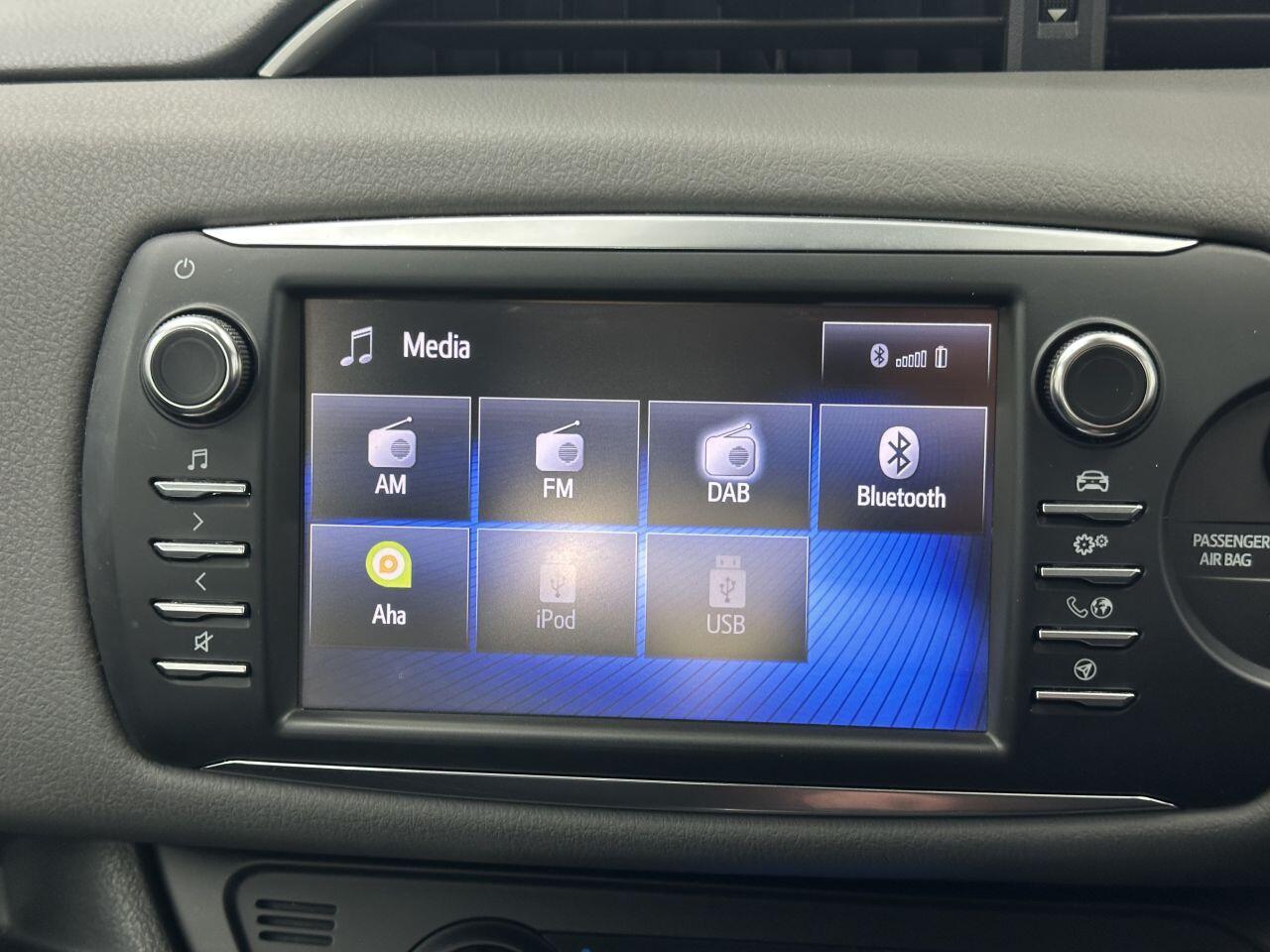 Toyota Yaris - Image 29