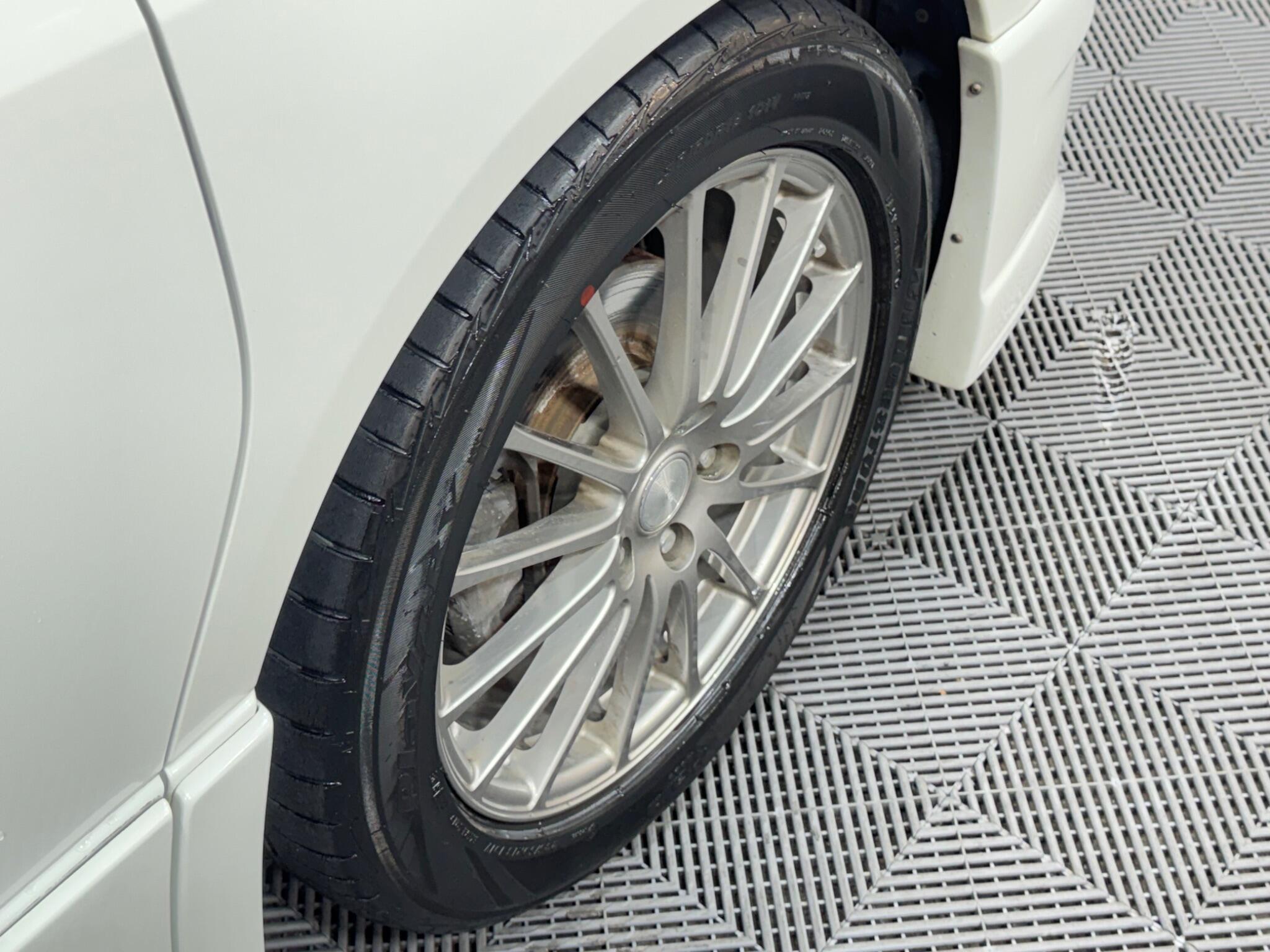 Nissan Elgrand - Image 14