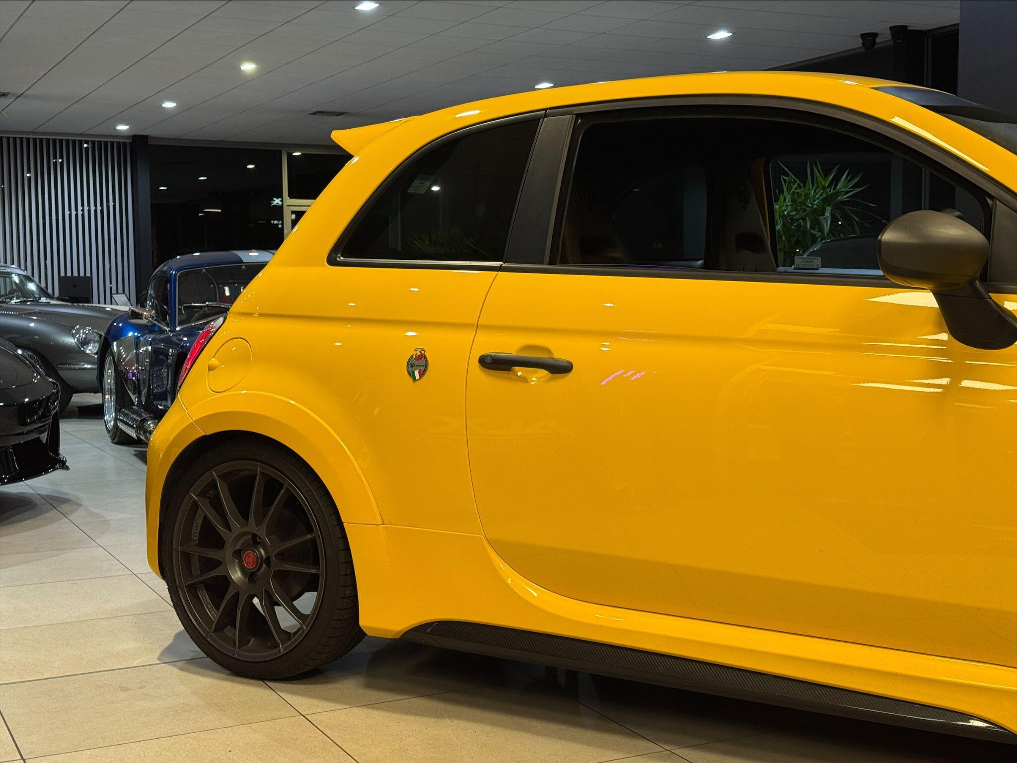 Abarth 695 - Image 7