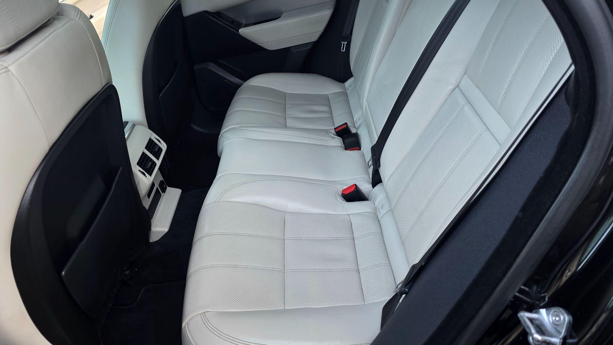 Land Rover Range Rover Velar - Image 61