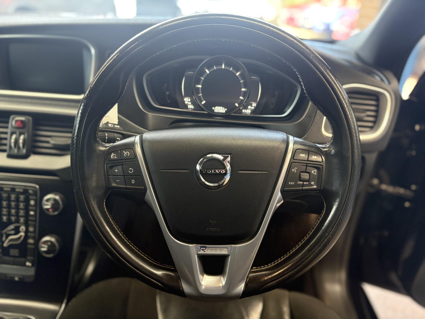 Volvo V40 - Image 10
