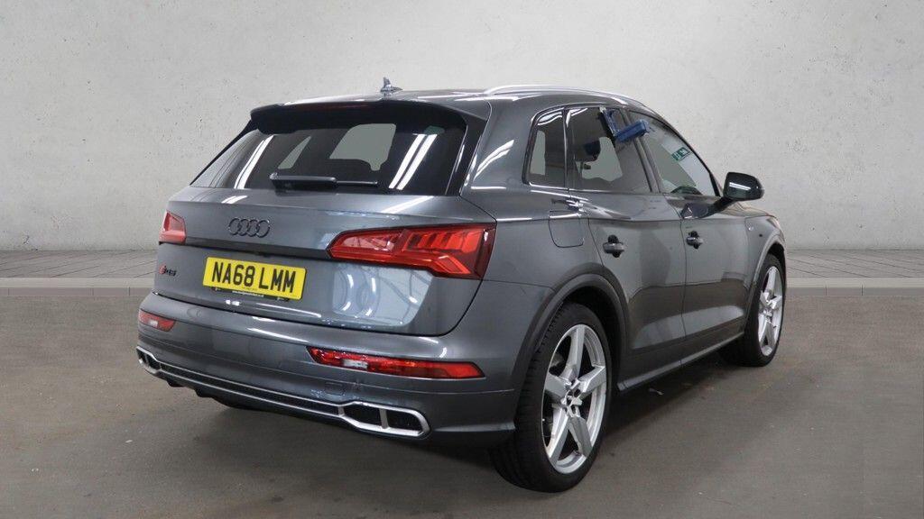 Audi SQ5 - Image 7