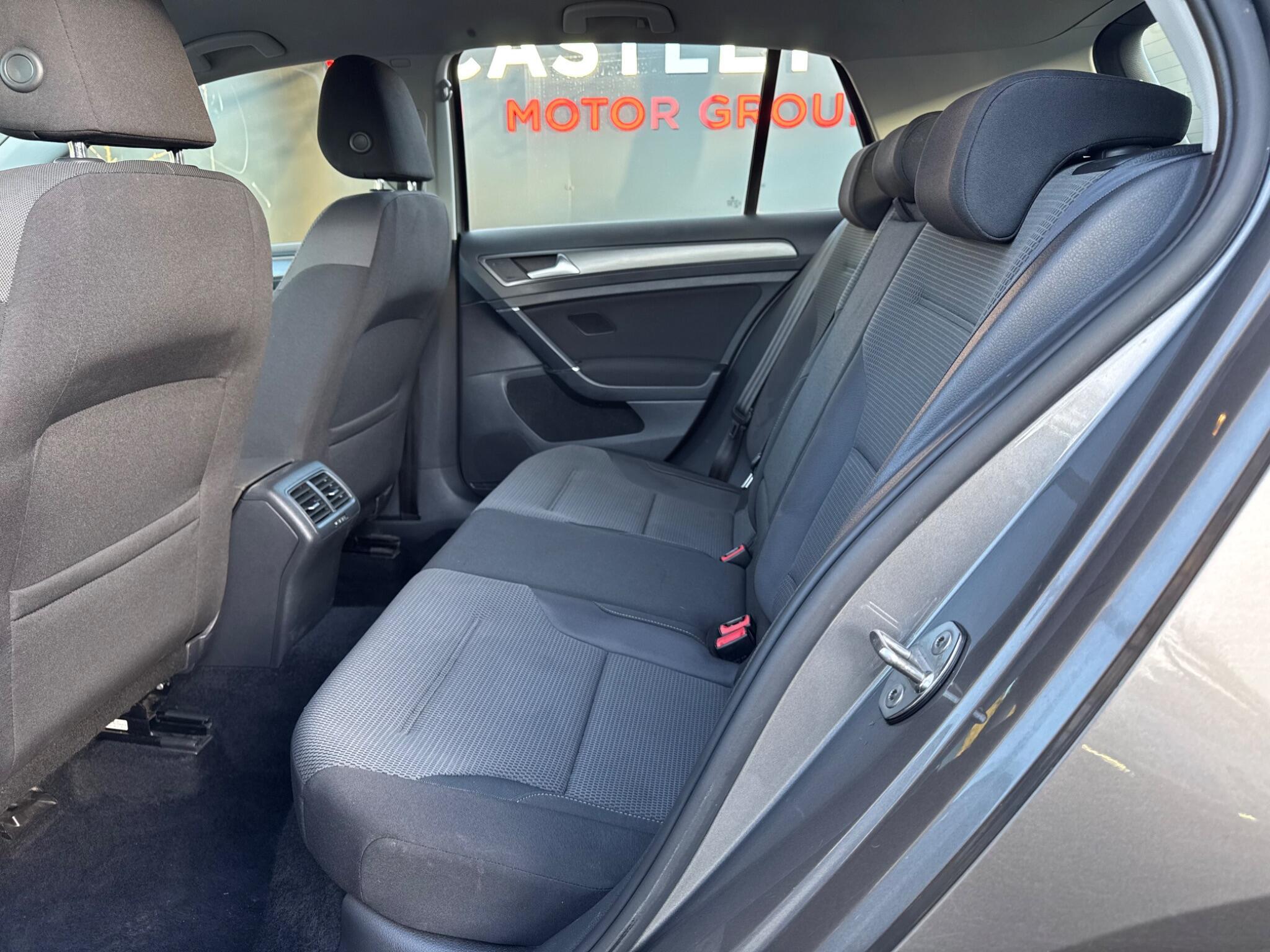 Volkswagen Golf - Image 18