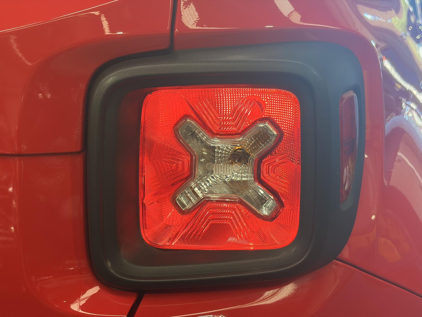 Jeep Renegade - Image 12