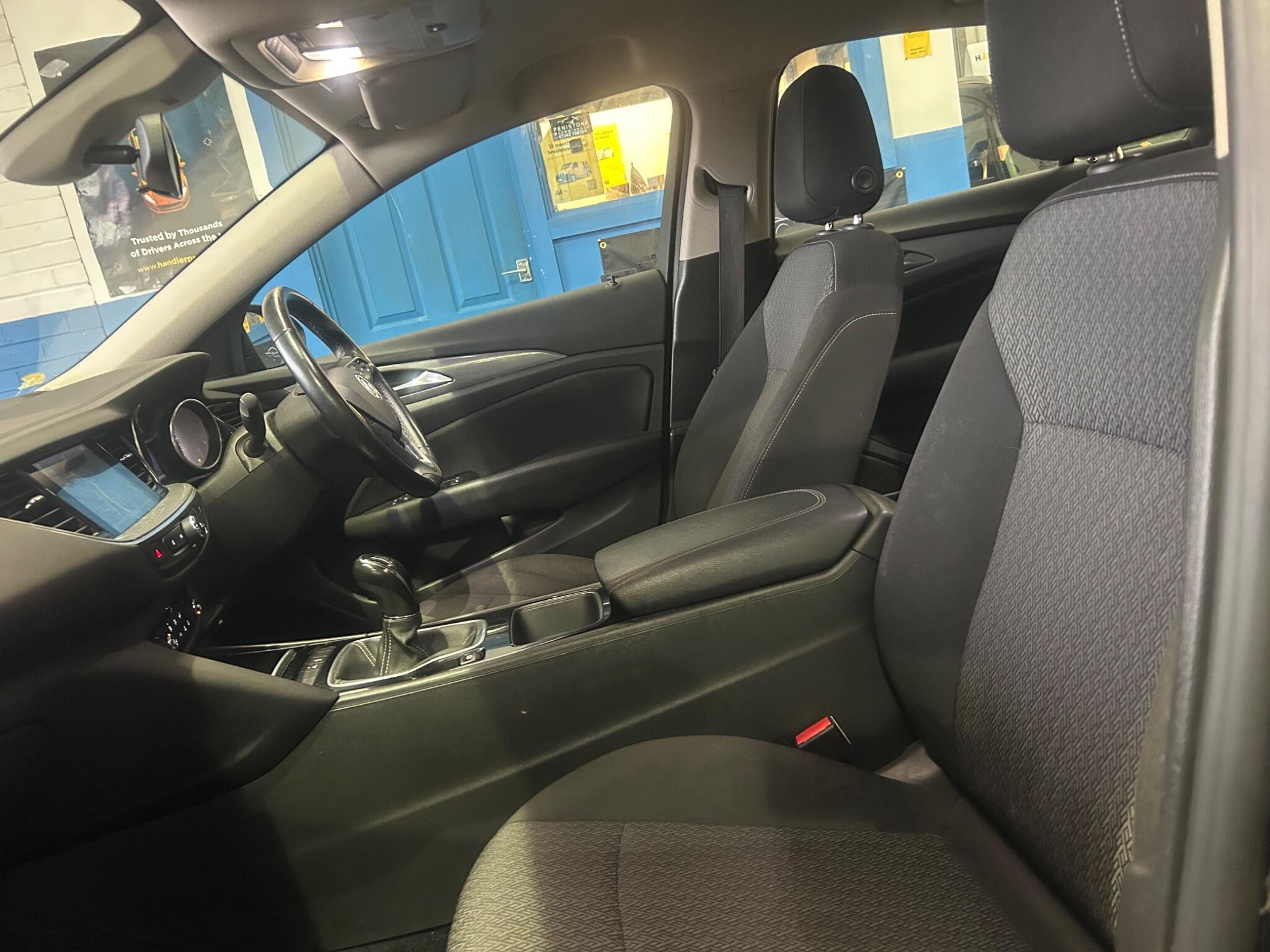 Vauxhall Insignia - Image 18