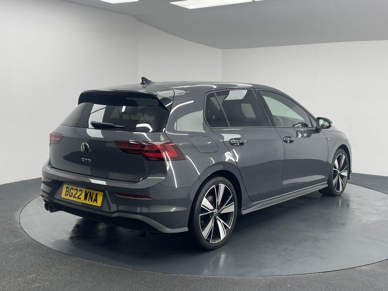 Volkswagen Golf - Image 19