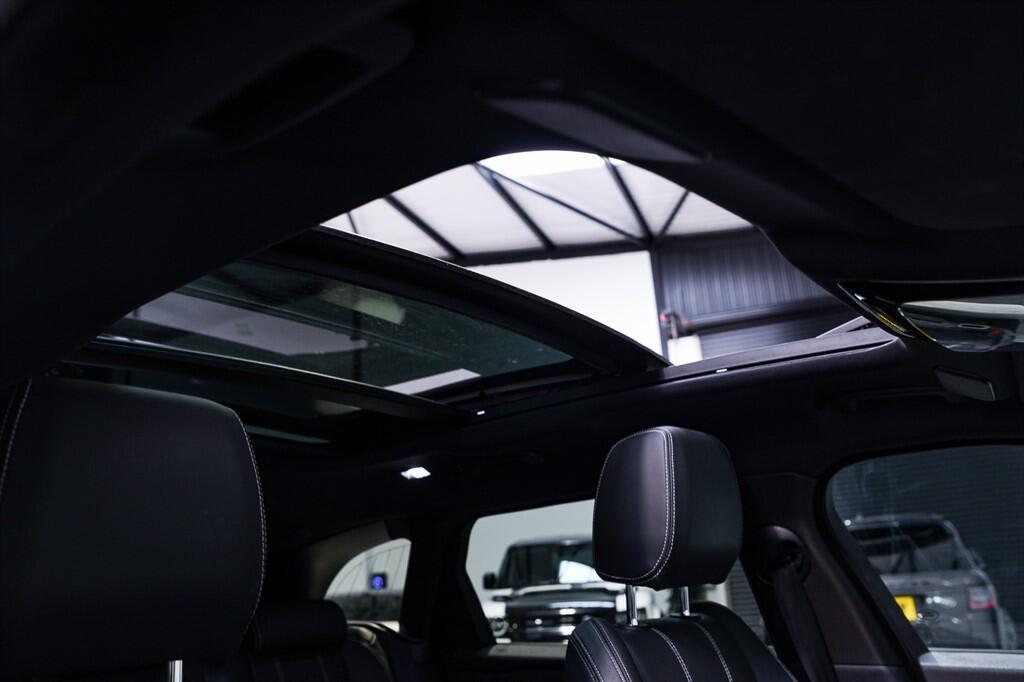 Land Rover Range Rover Velar - Image 4