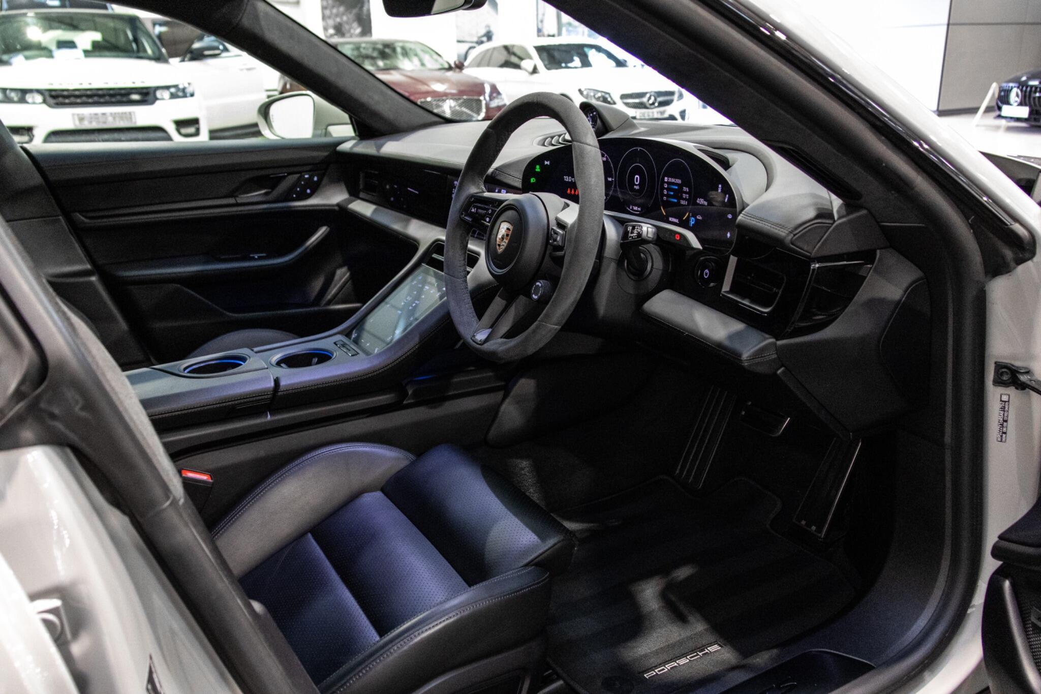 Porsche Taycan - Image 13