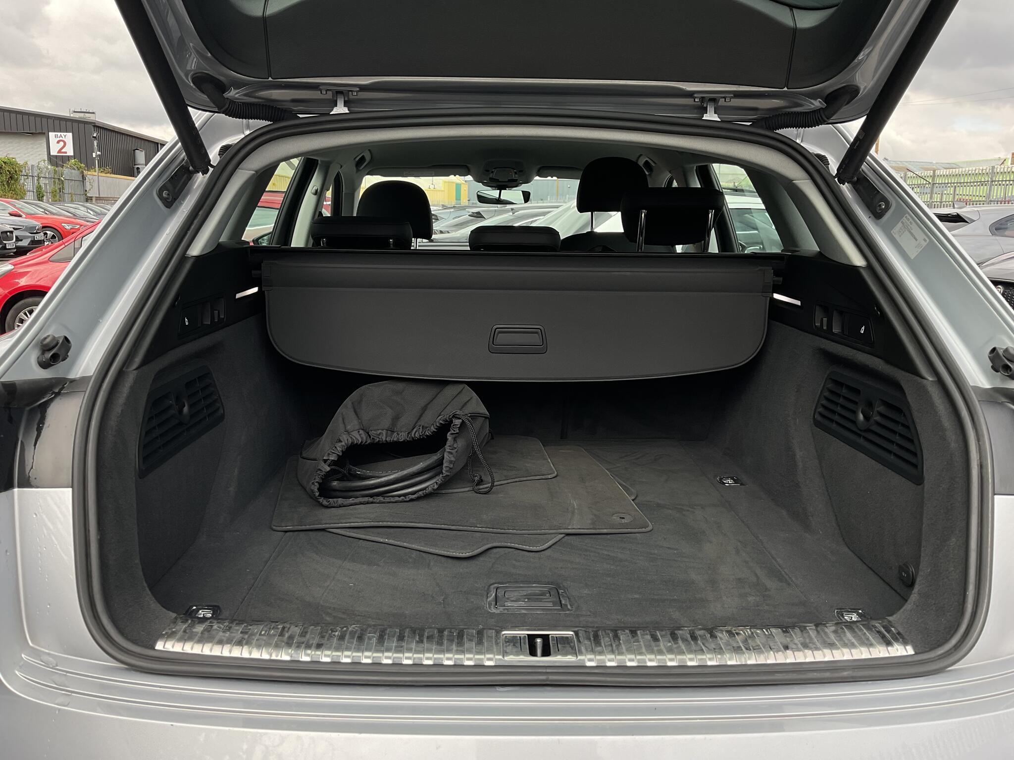 Audi E-Tron - Image 19