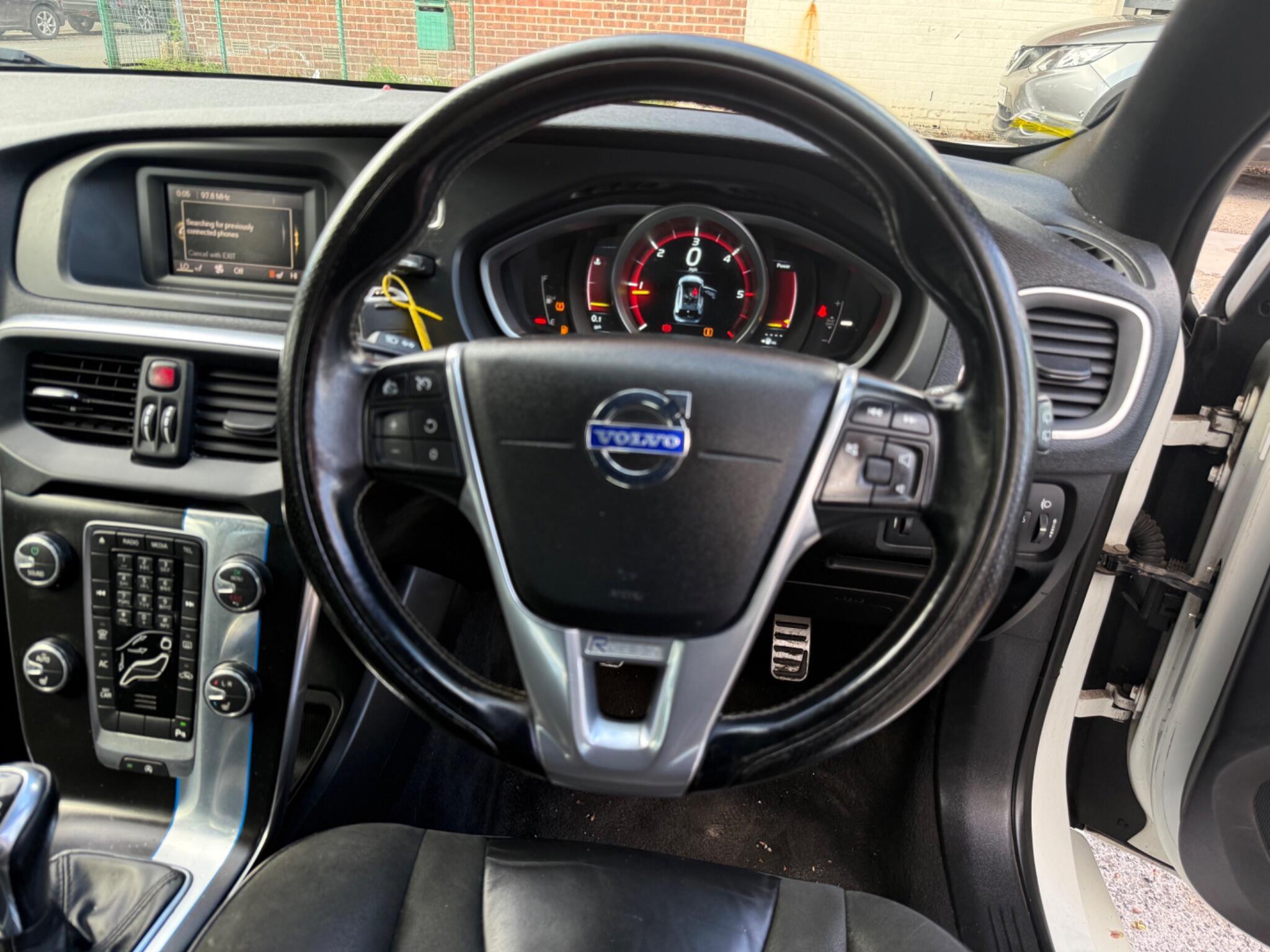 Volvo V40 - Image 15