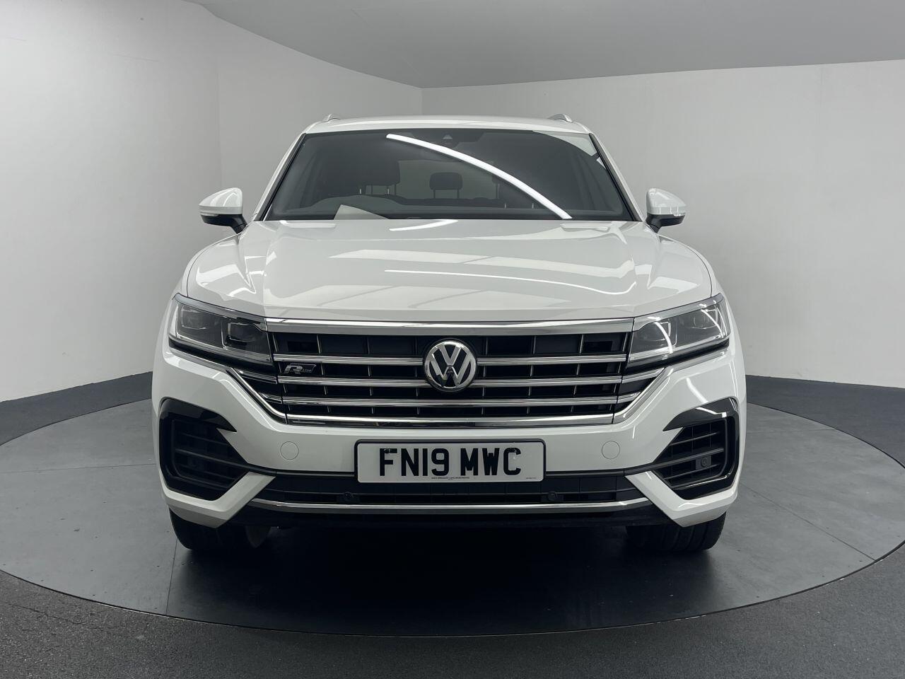 Volkswagen Touareg - Image 9