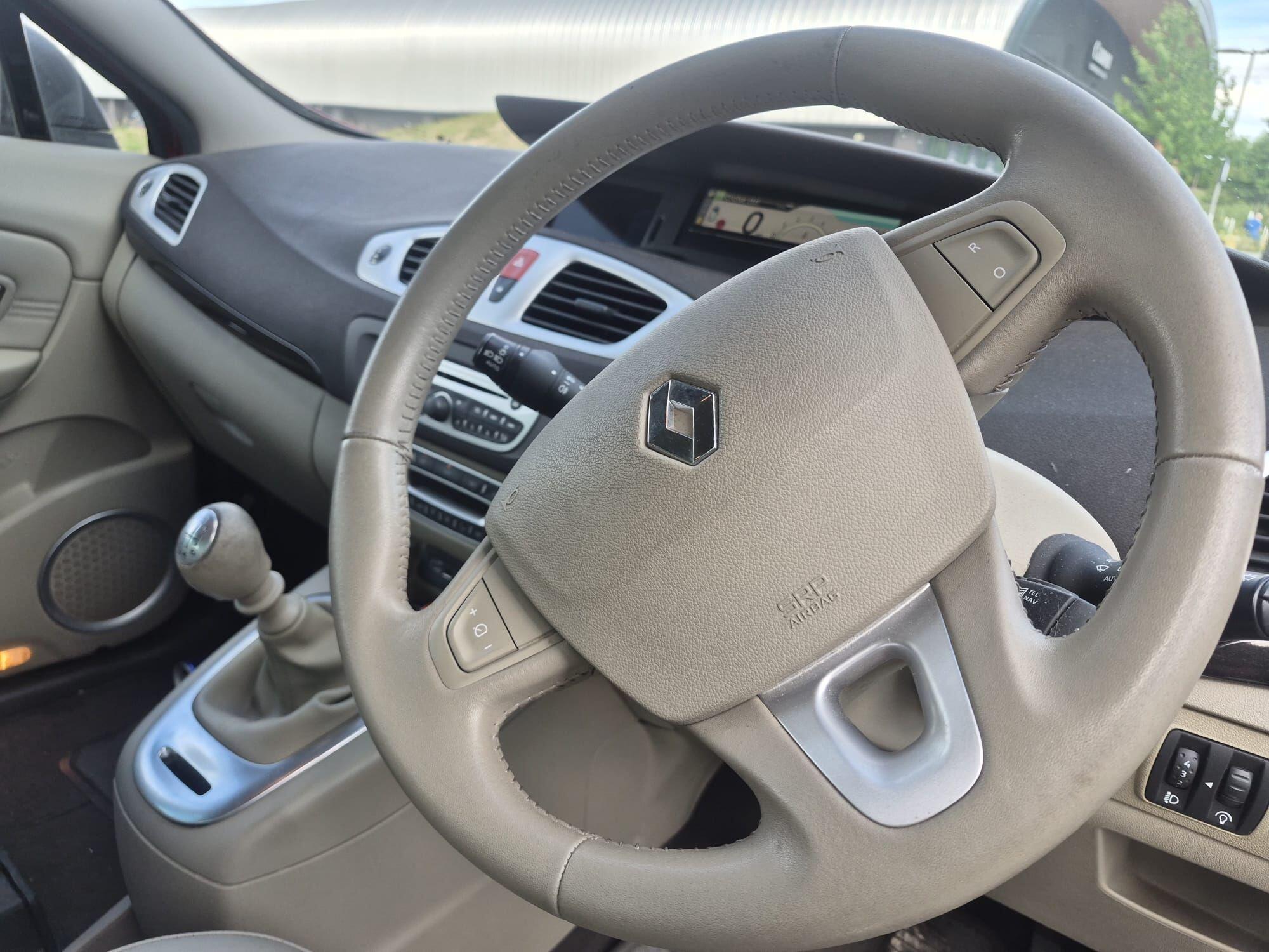 Renault Scenic - Image 13