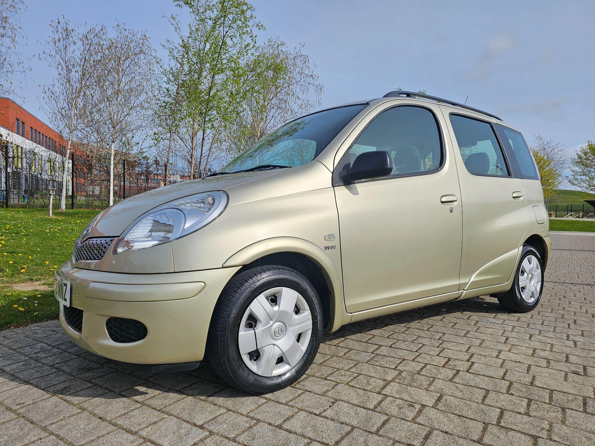 Toyota Yaris Verso - Image 13