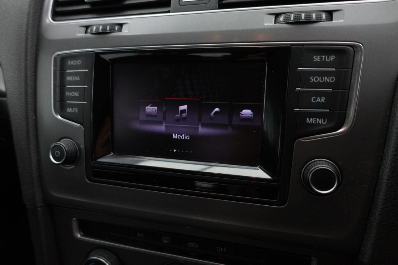 Volkswagen Golf - Image 19