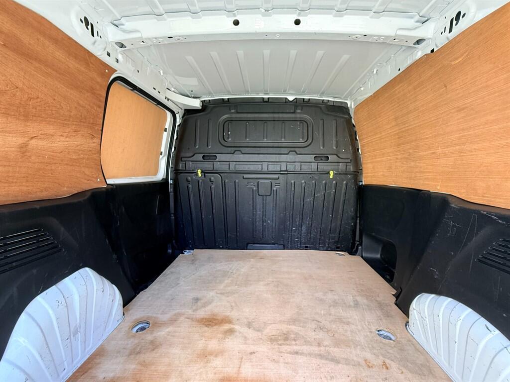 Vauxhall Combo - Image 9