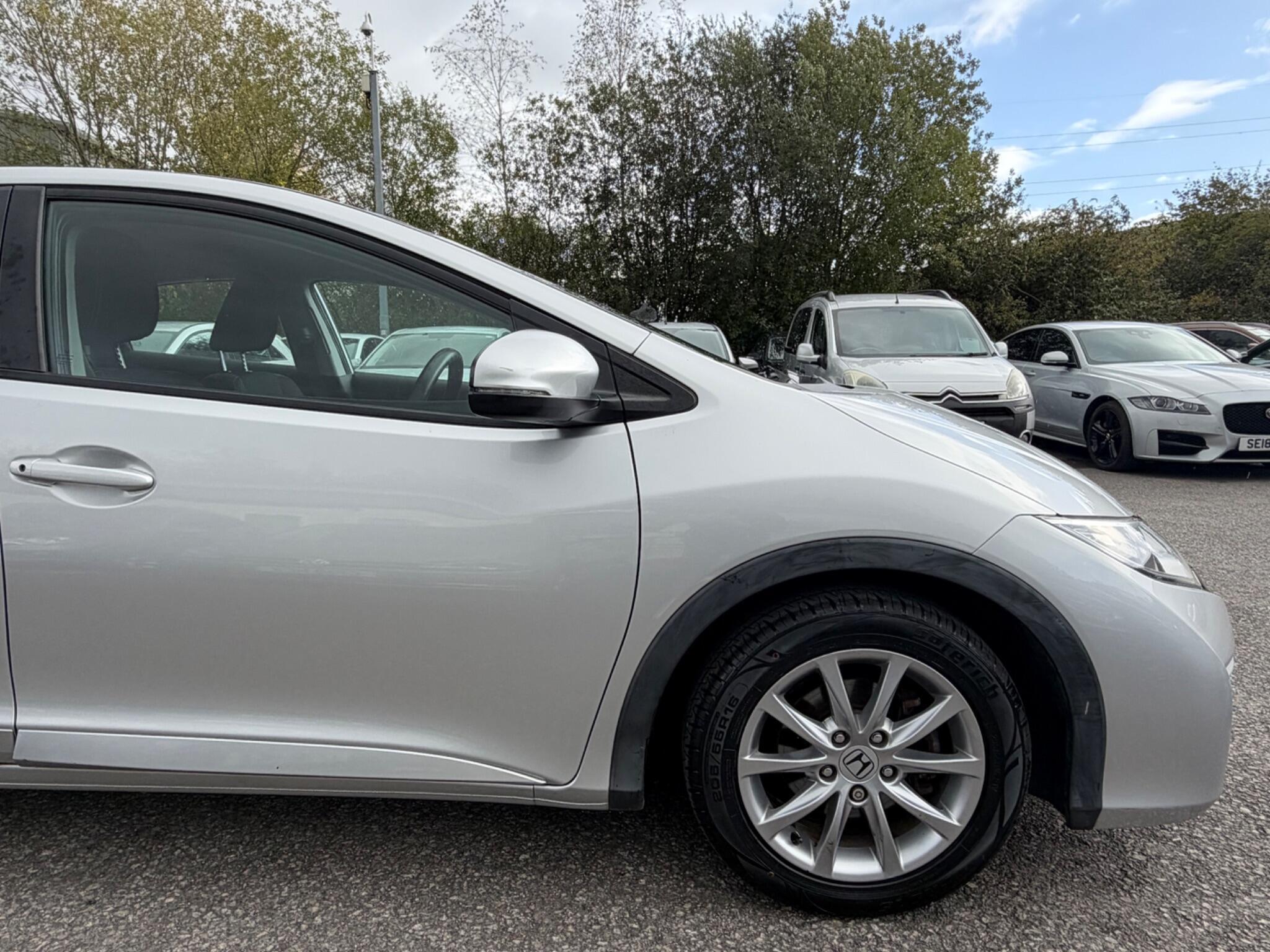 Honda Civic - Image 16