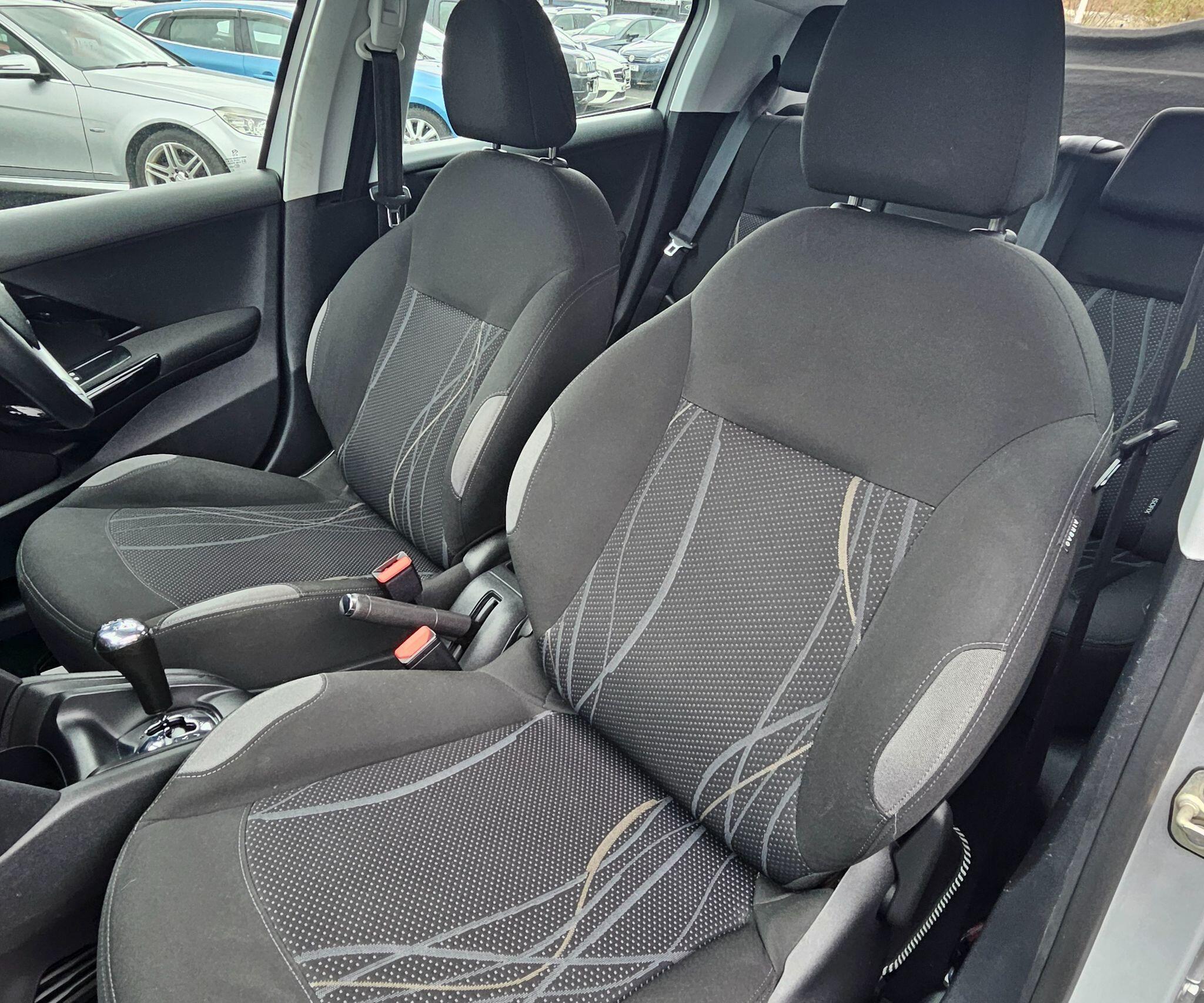 Peugeot 208 - Image 49