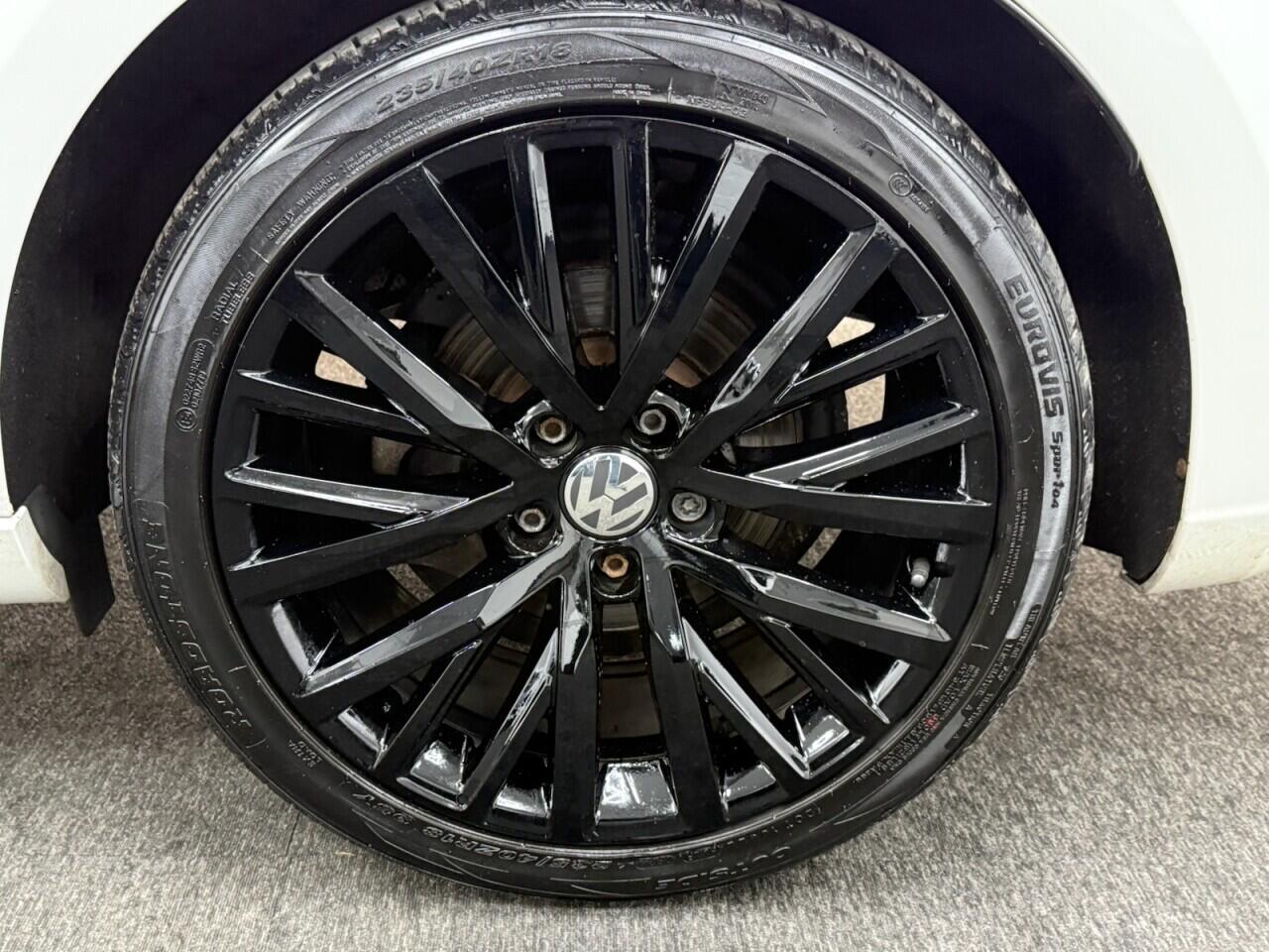 Volkswagen CC - Image 12