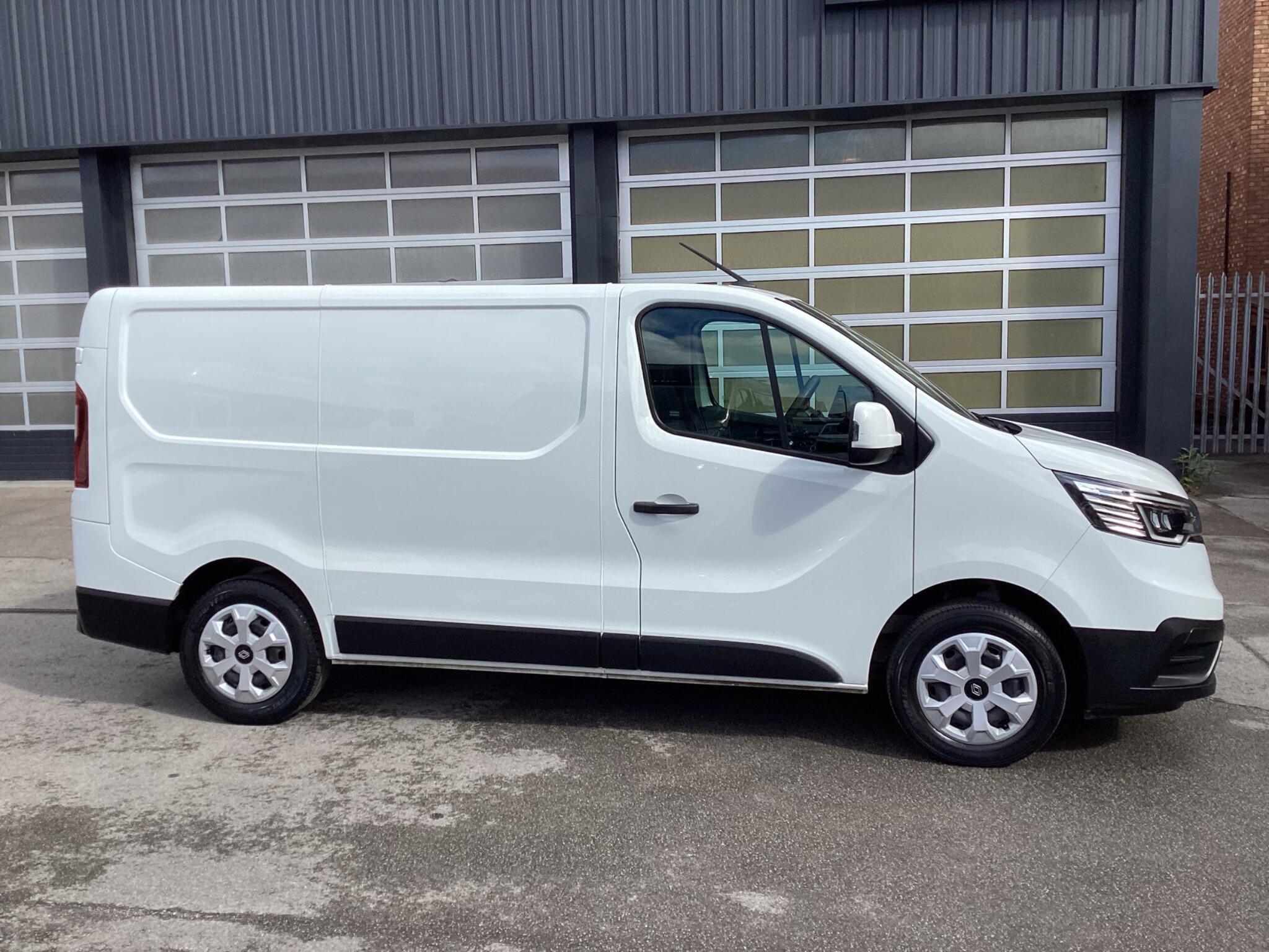 Renault Trafic - Image 8