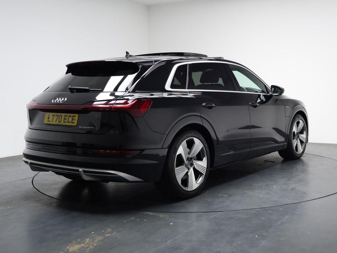Audi E-Tron - Image 12