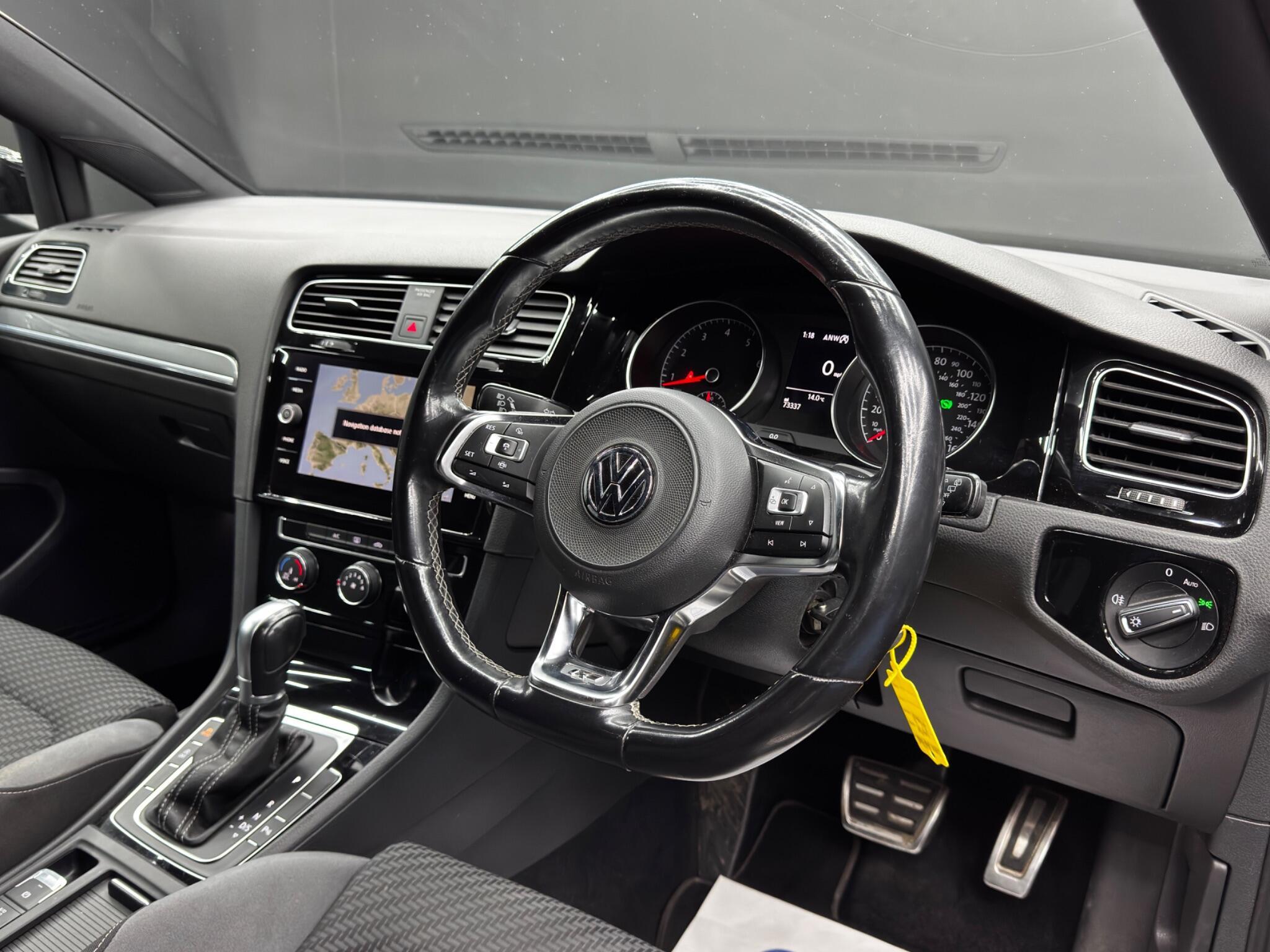 Volkswagen Golf - Image 9