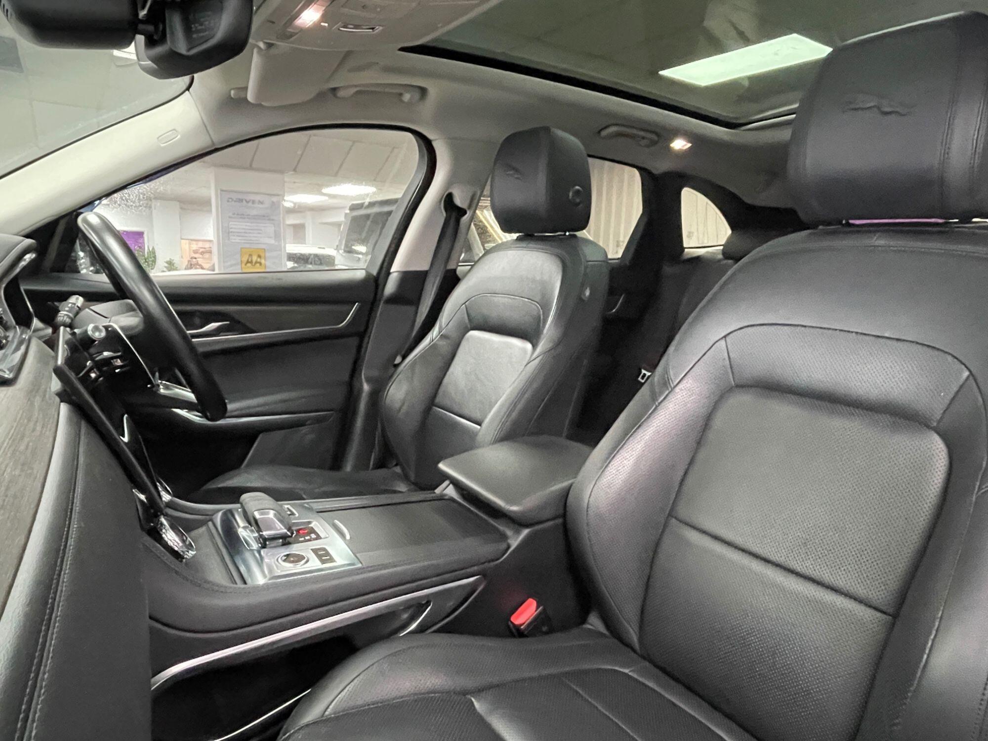 Jaguar F-Pace - Image 35