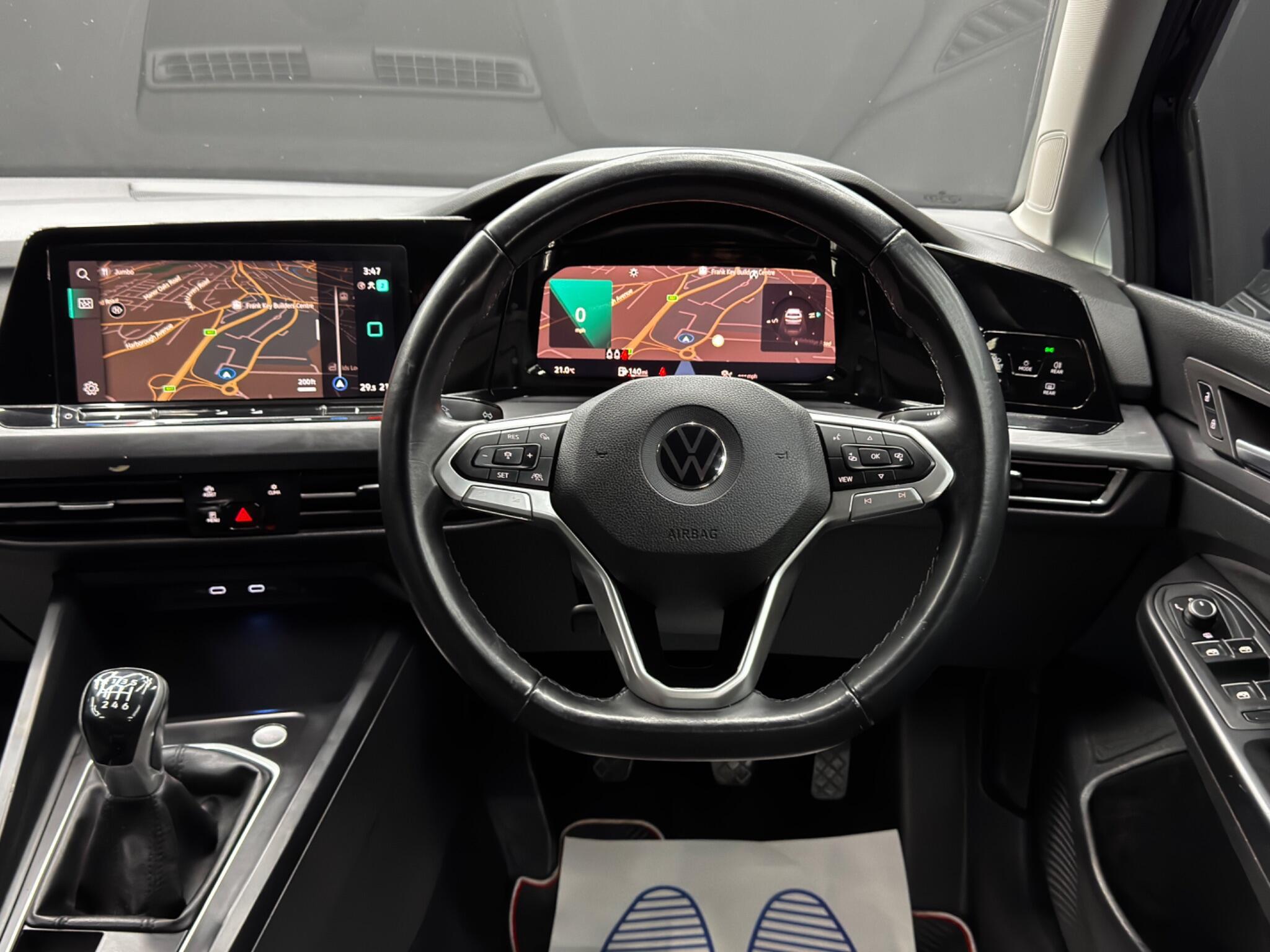 Volkswagen Golf - Image 18