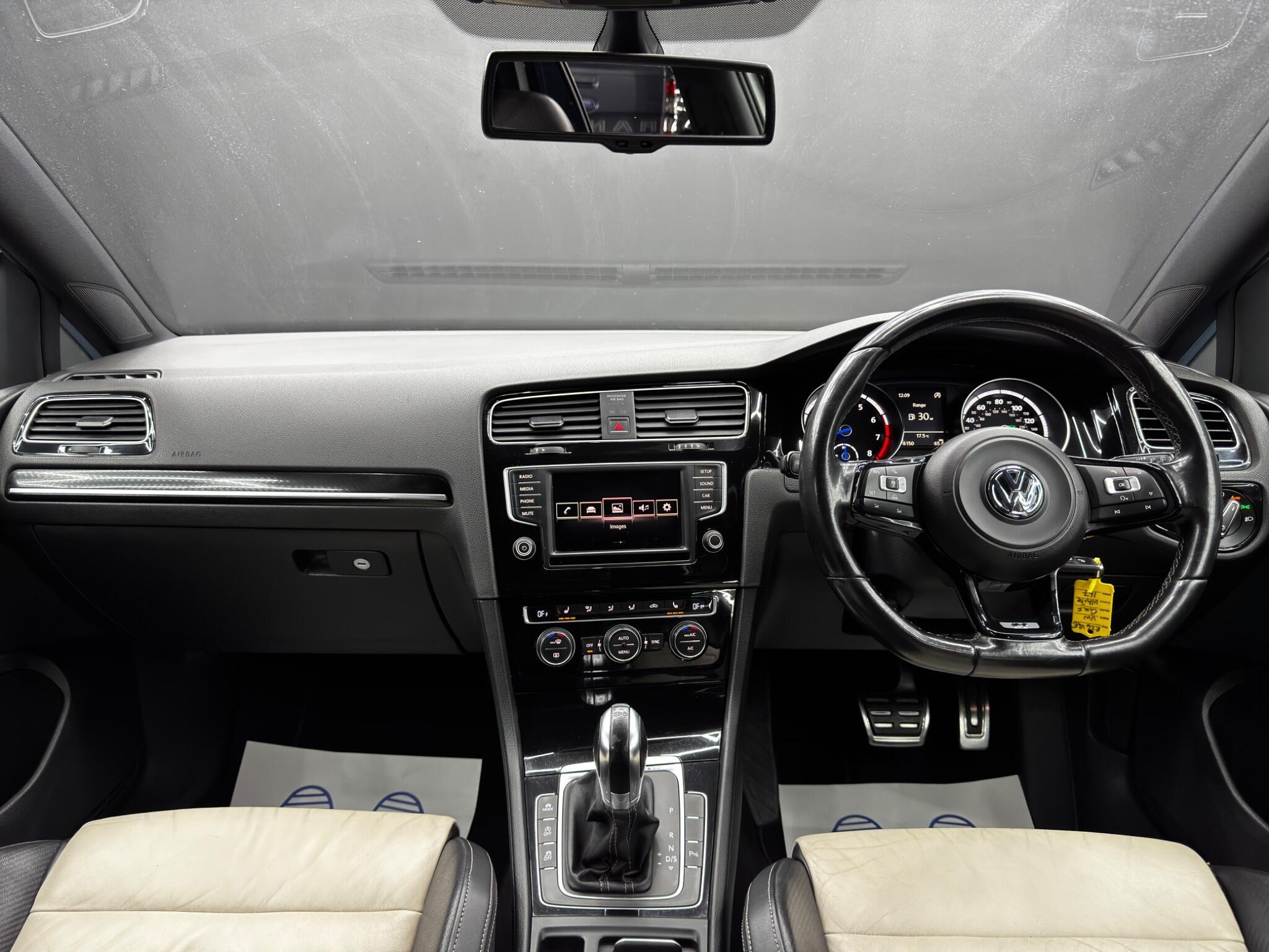 Volkswagen Golf - Image 10