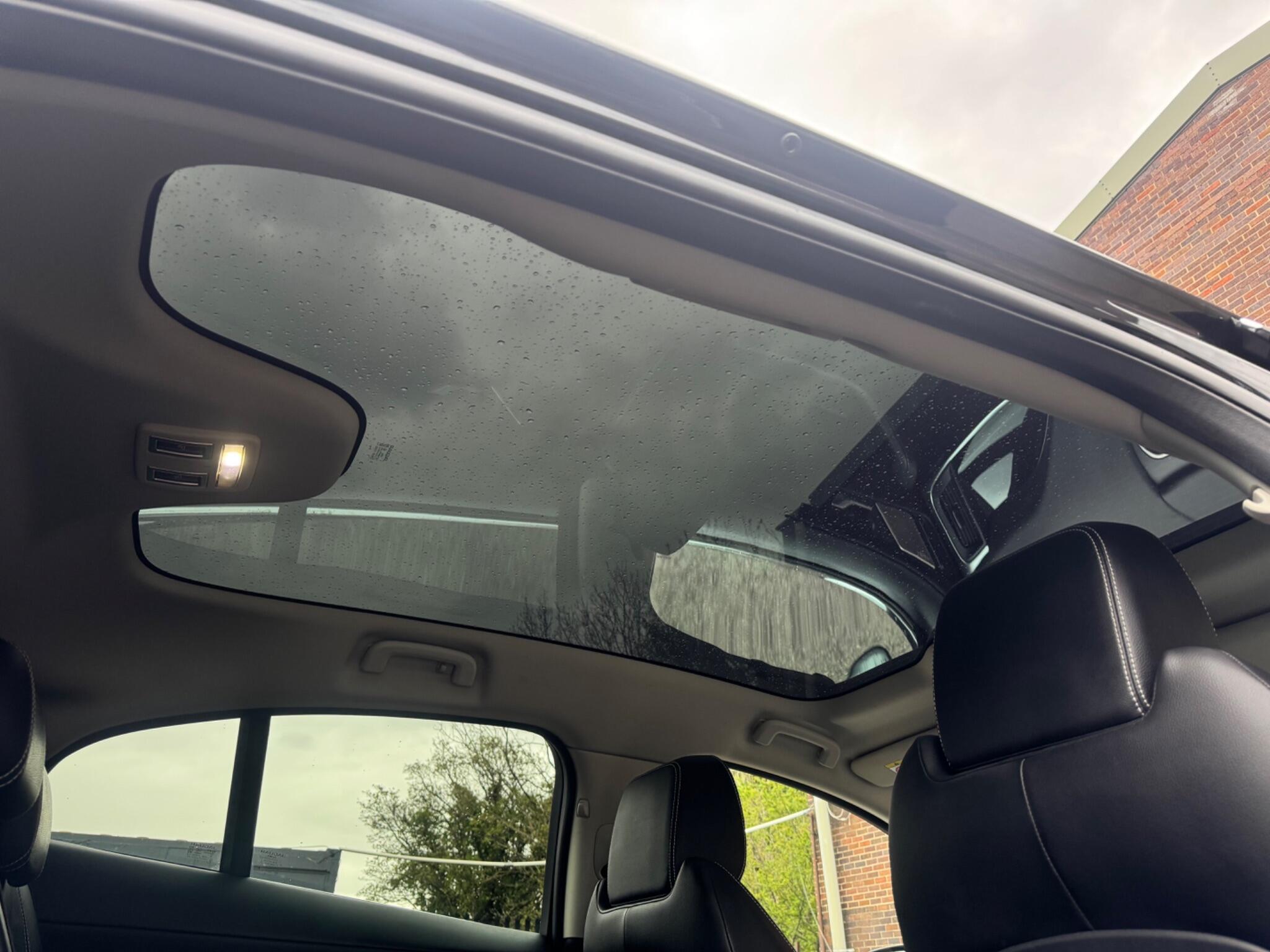 Jaguar I-Pace - Image 20