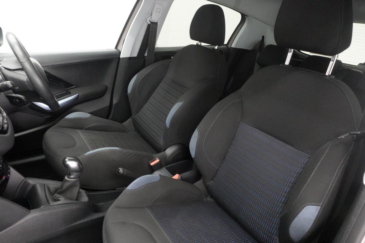 Peugeot 208 - Image 14