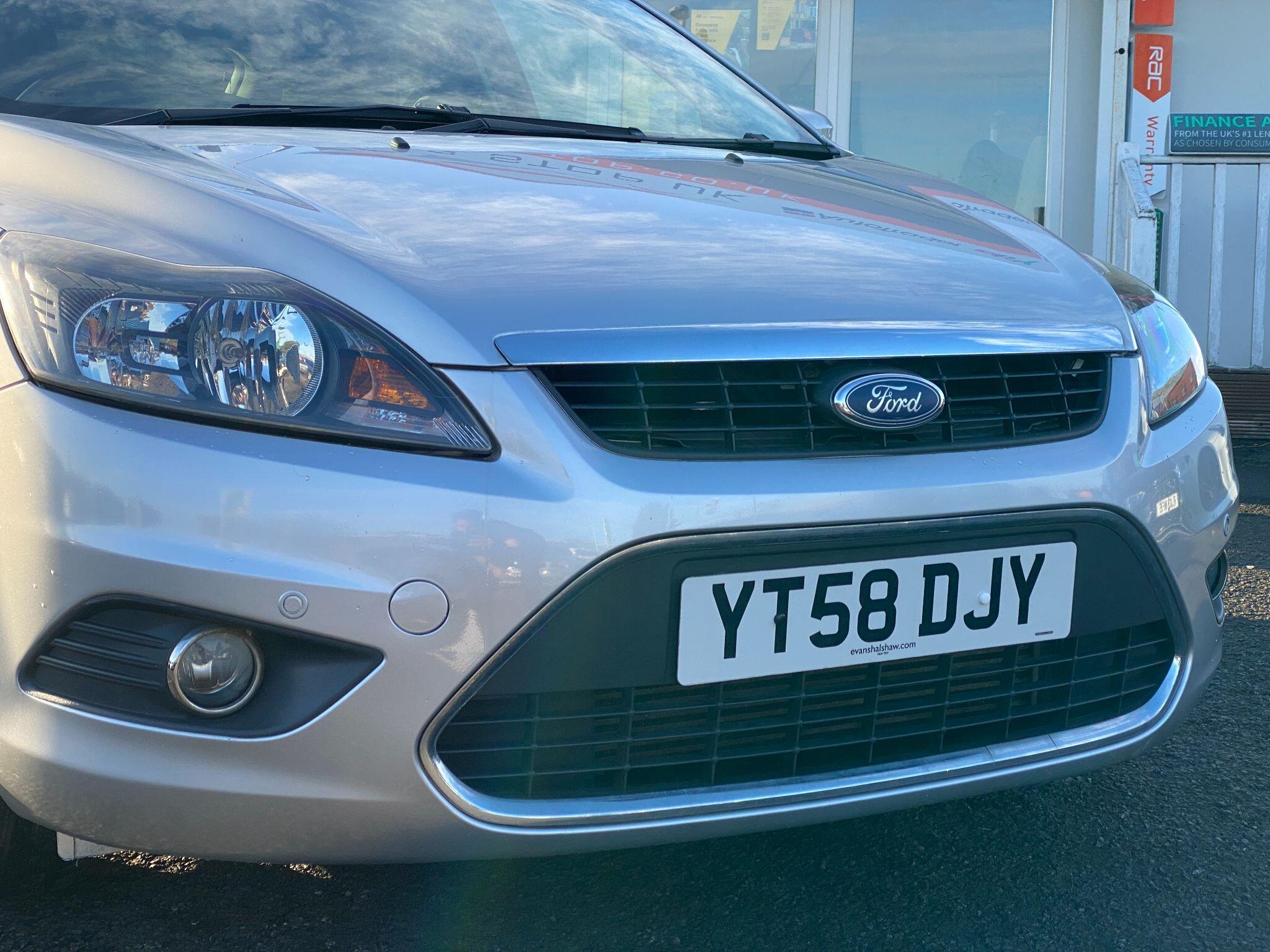 Ford Focus - Image 10