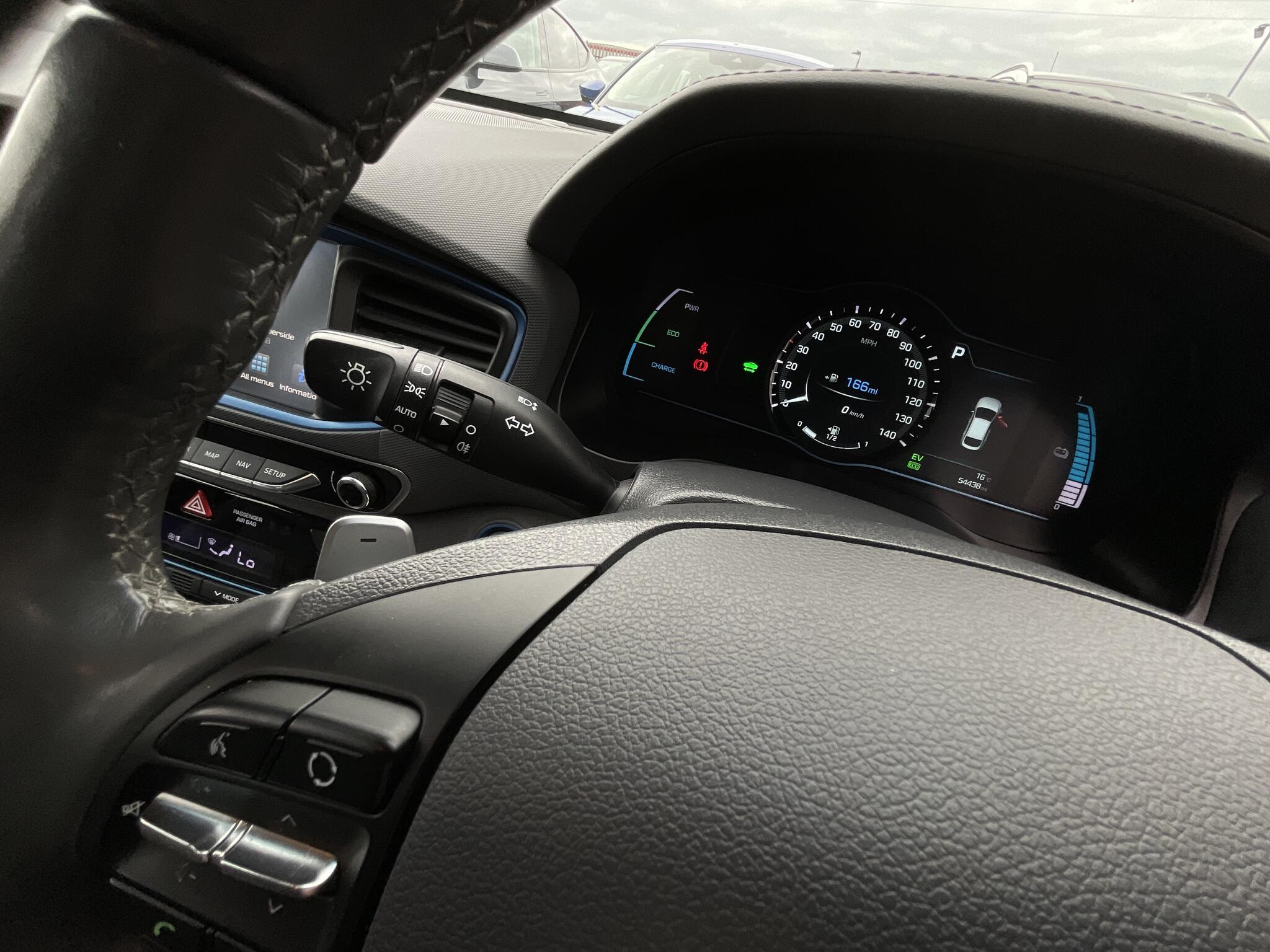 Hyundai Ioniq - Image 18