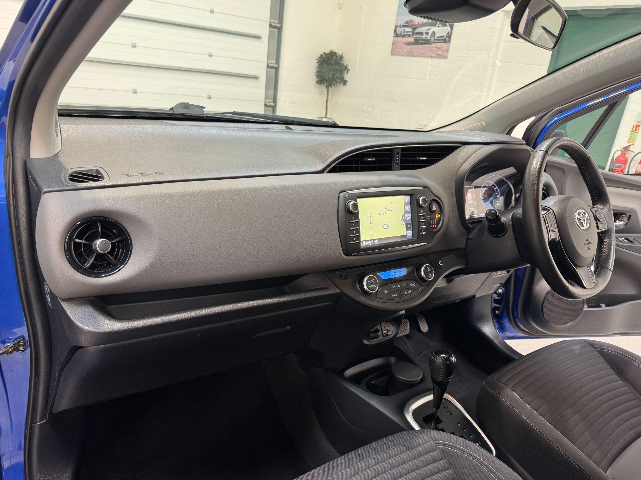 Toyota Yaris - Image 20