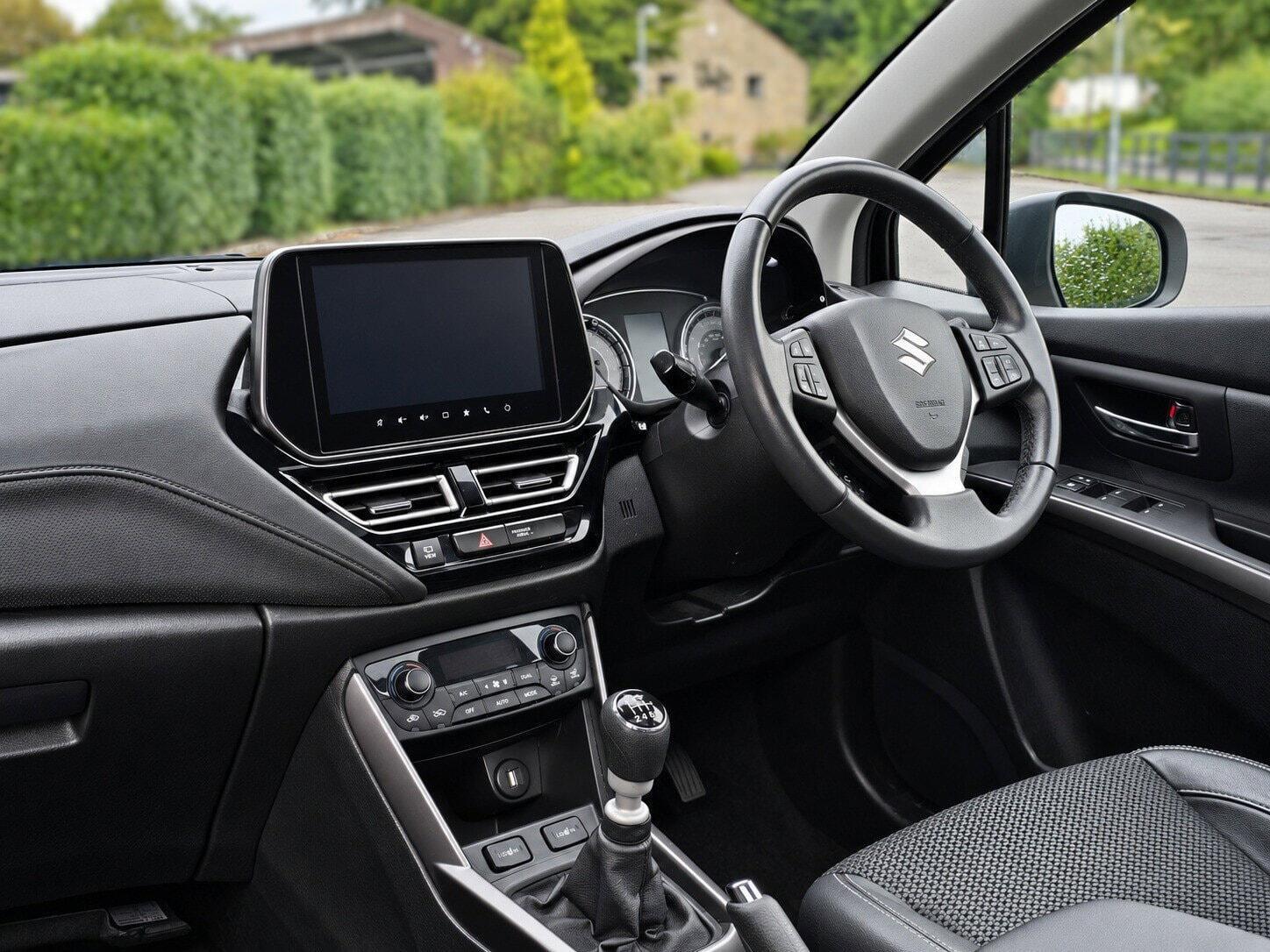 Suzuki S-Cross - Image 2
