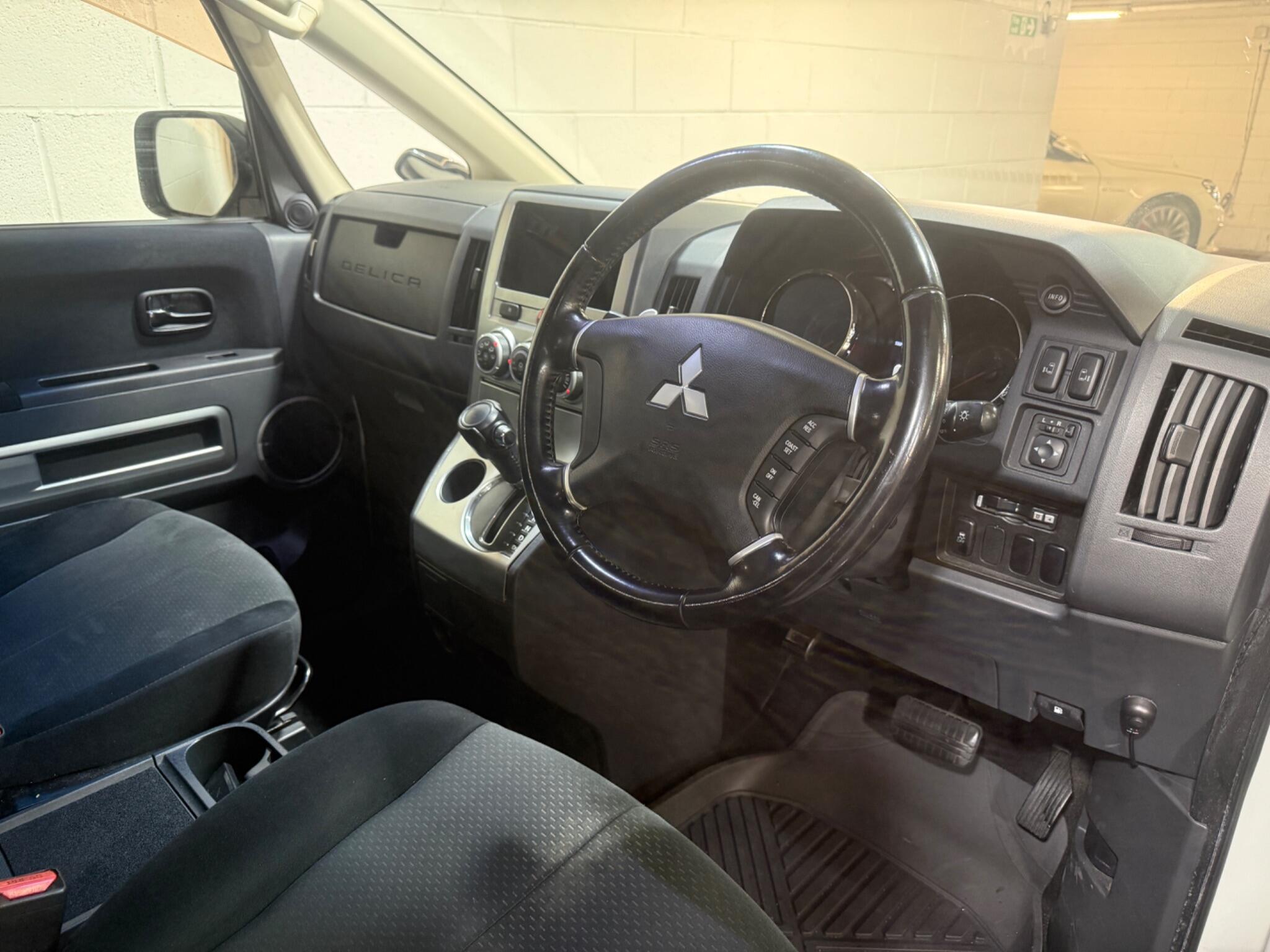 Mitsubishi Delica - Image 9
