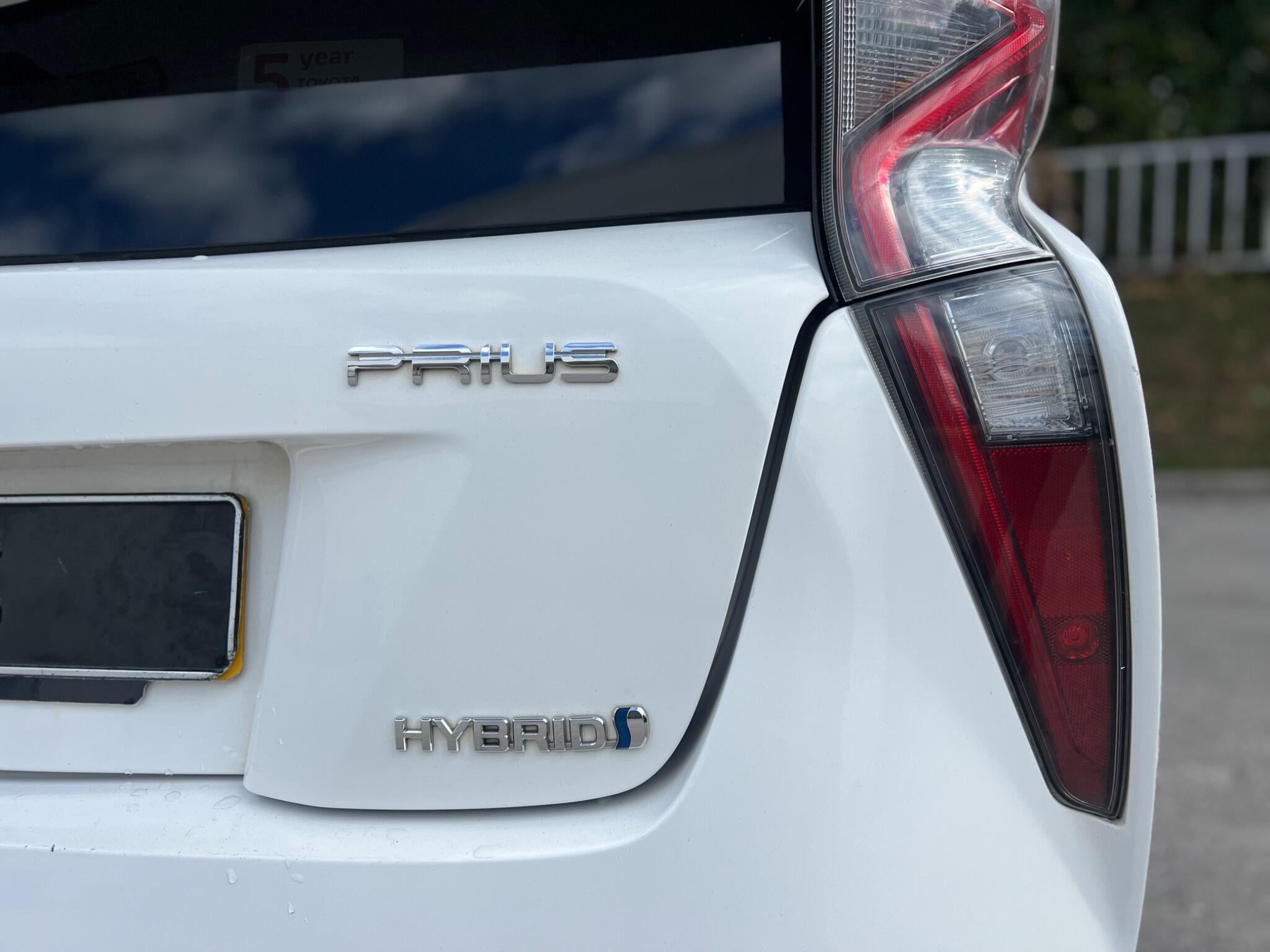 Toyota Prius - Image 13