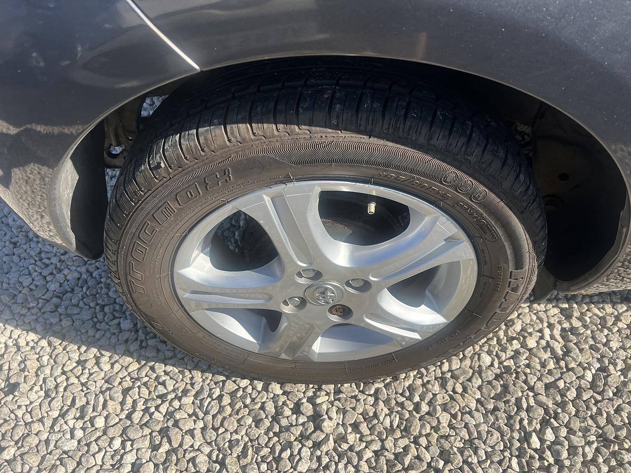 Toyota Yaris - Image 19