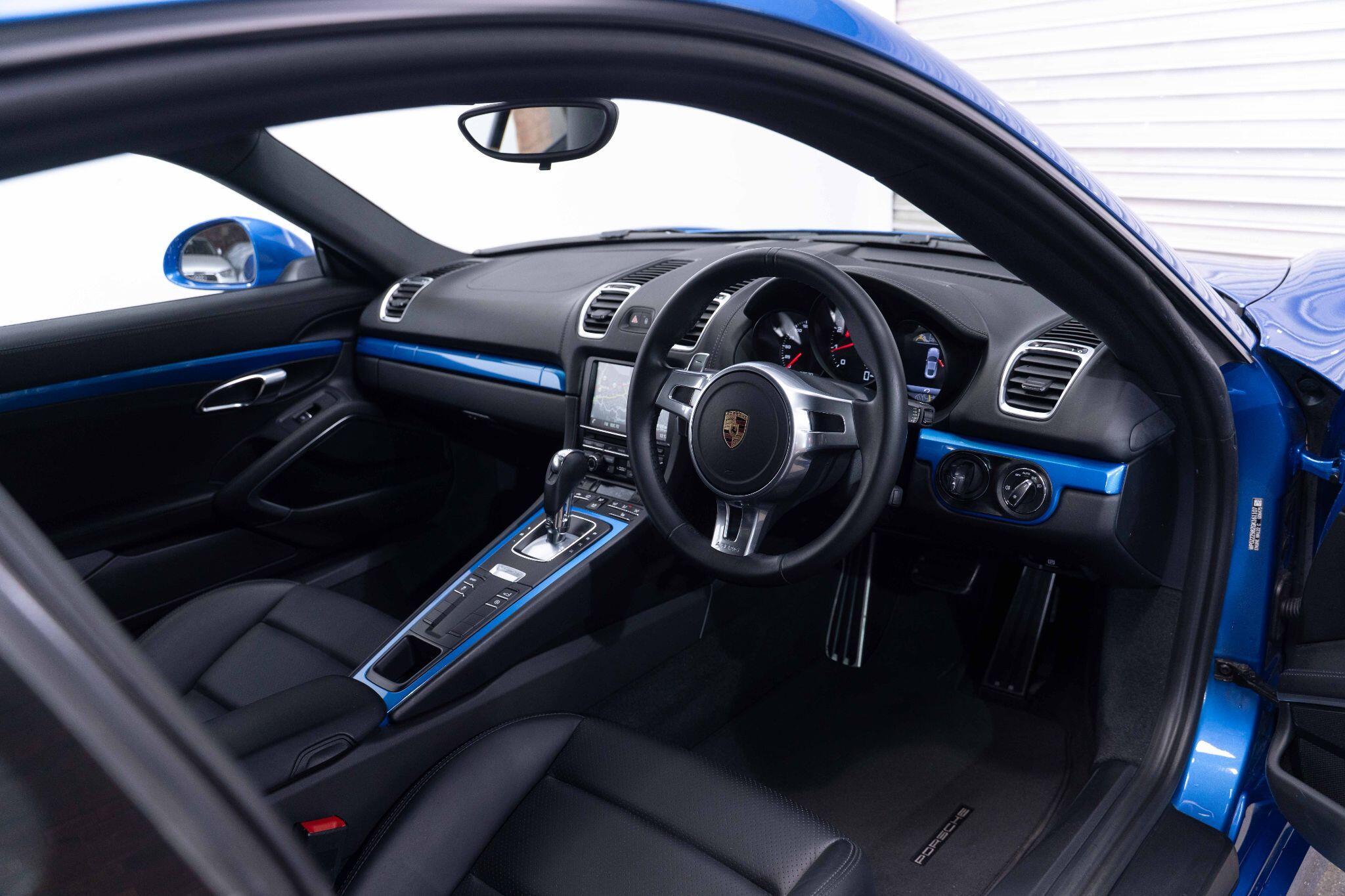 Porsche Cayman - Image 10